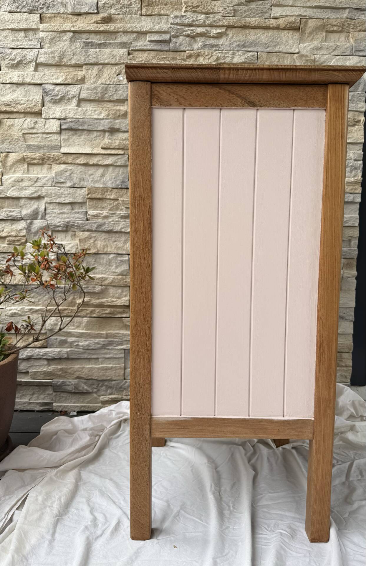 Chest of drawers with 3 drawers