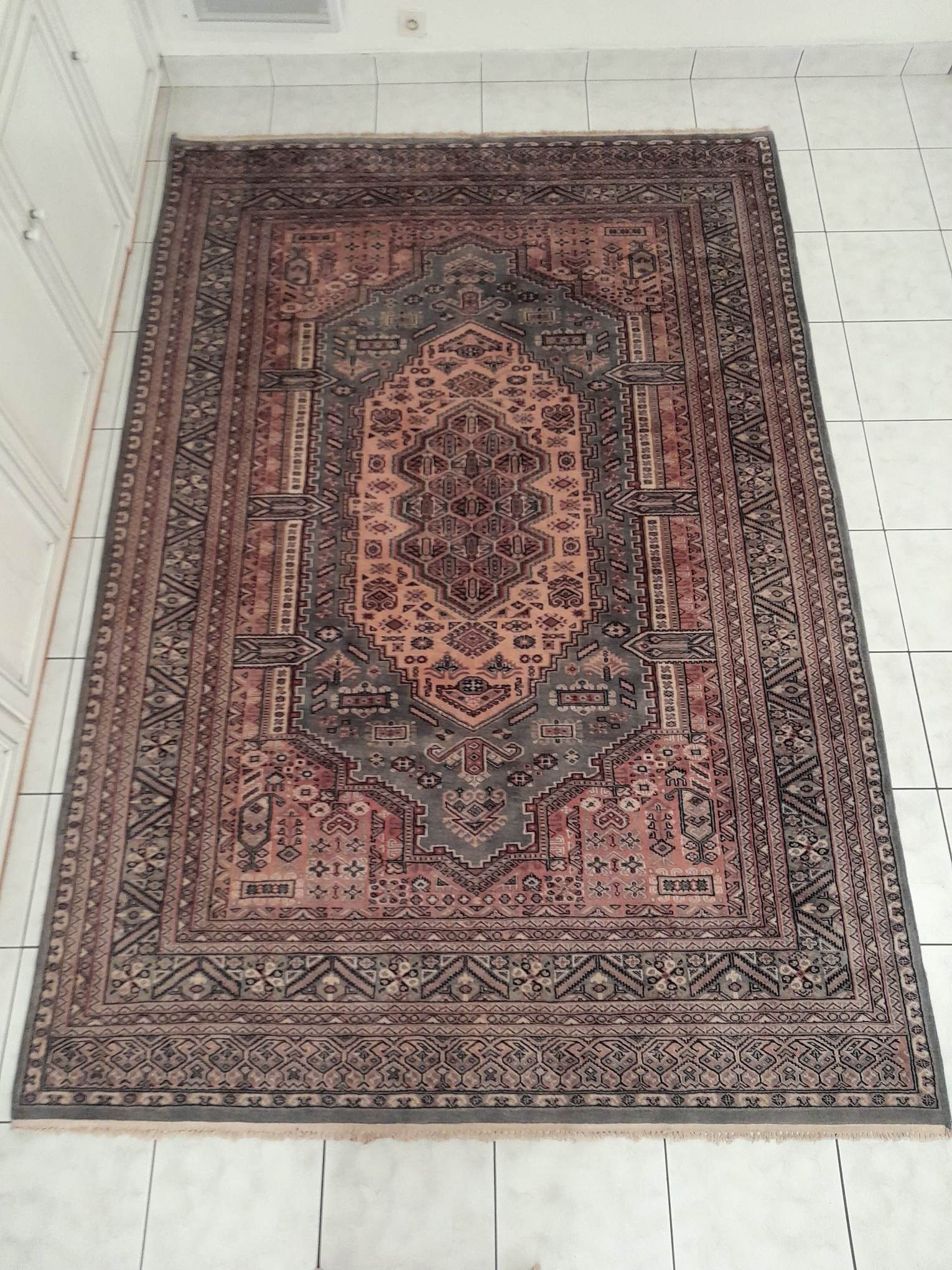Handmade Pakistani rug 297x190cm