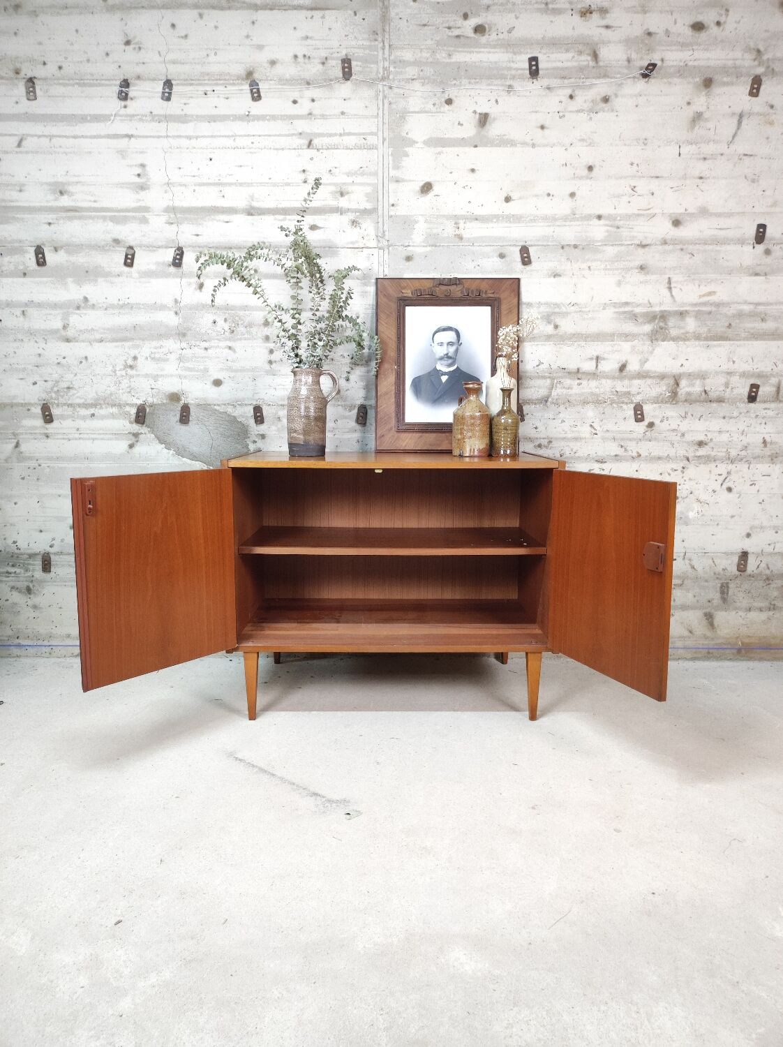 Vintage storage unit