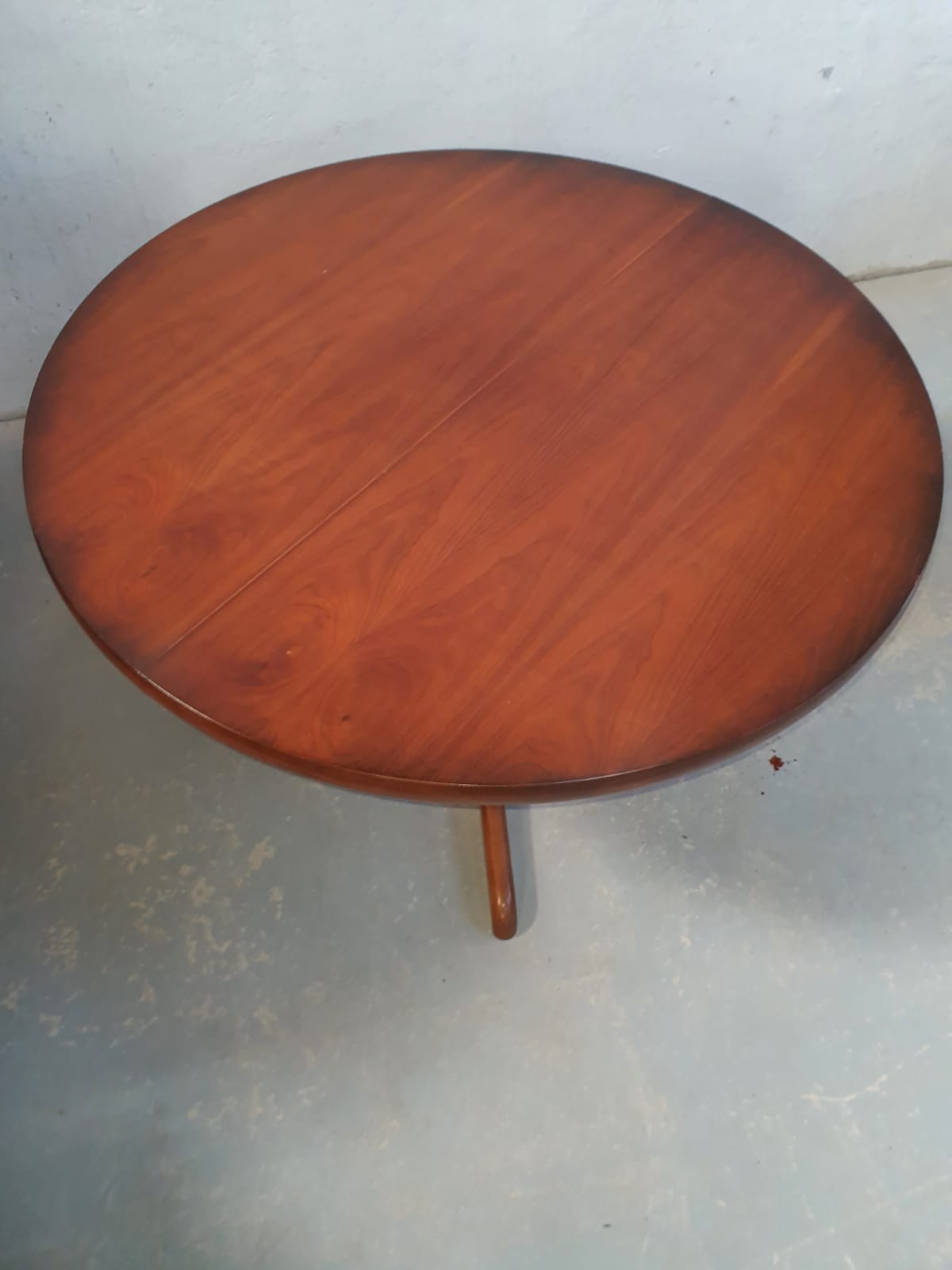 Table ronde extensible baumann en merisier