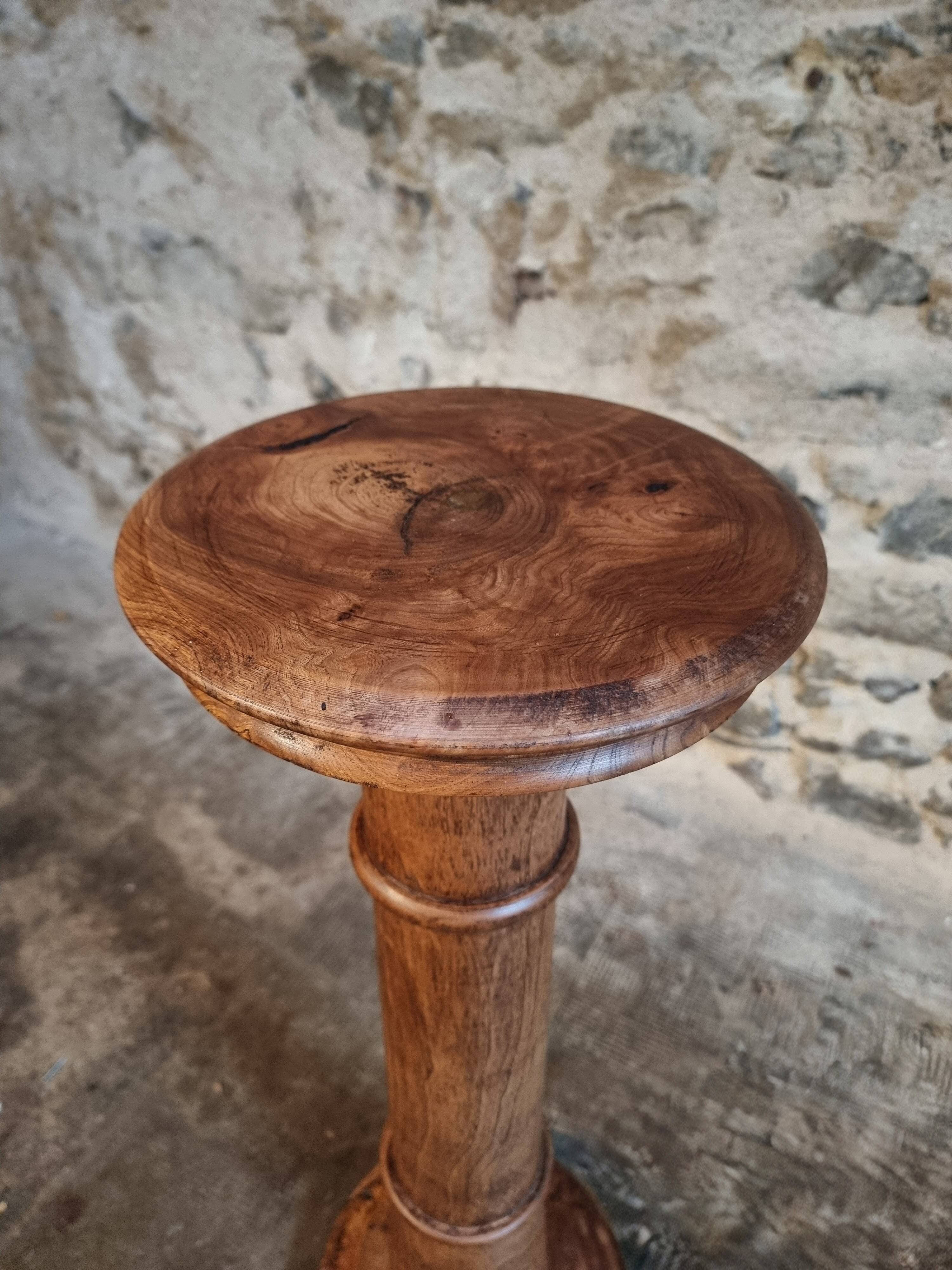 Ancient French pedestal in elm – Stand from the early 1900s