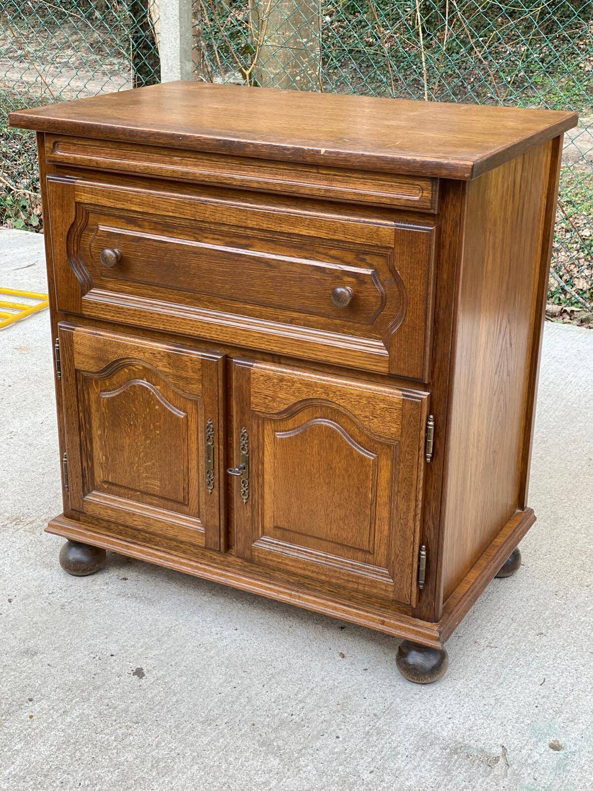 English sideboard with 2 doors, solid wood, medium satin oak