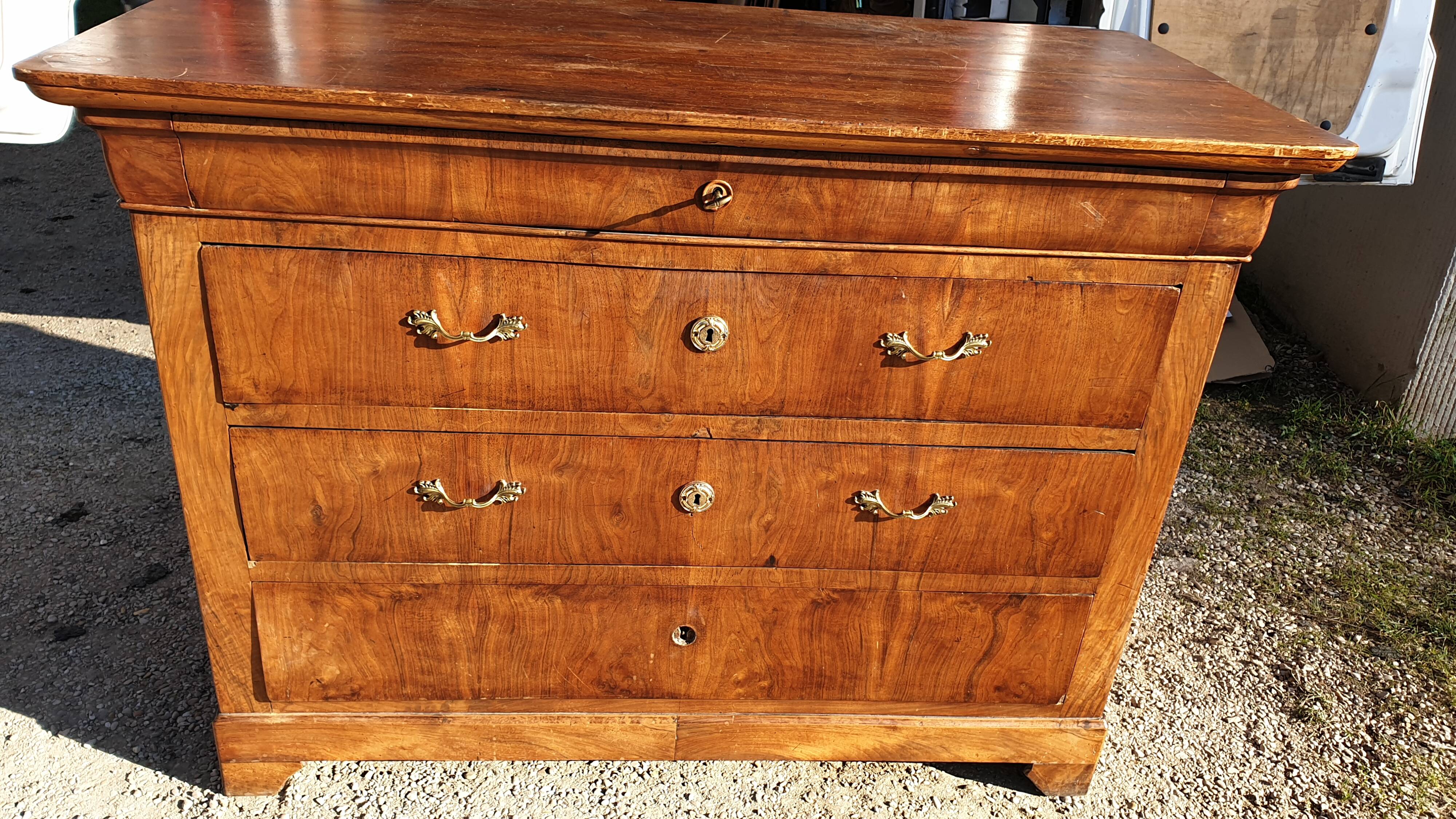 Commode louis Philippe à doucine