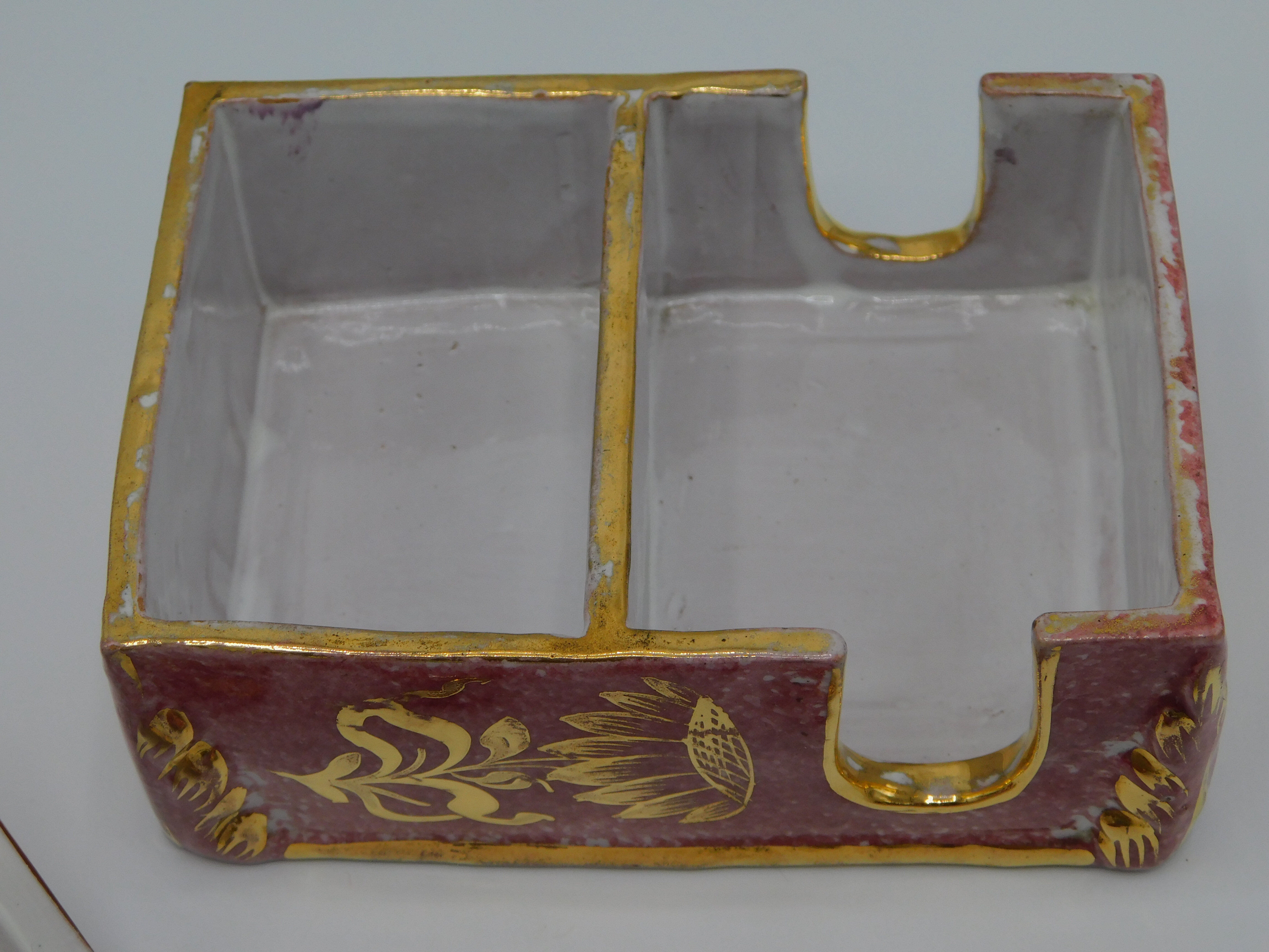 Italian guests ashtray in rose and gilding earthenware