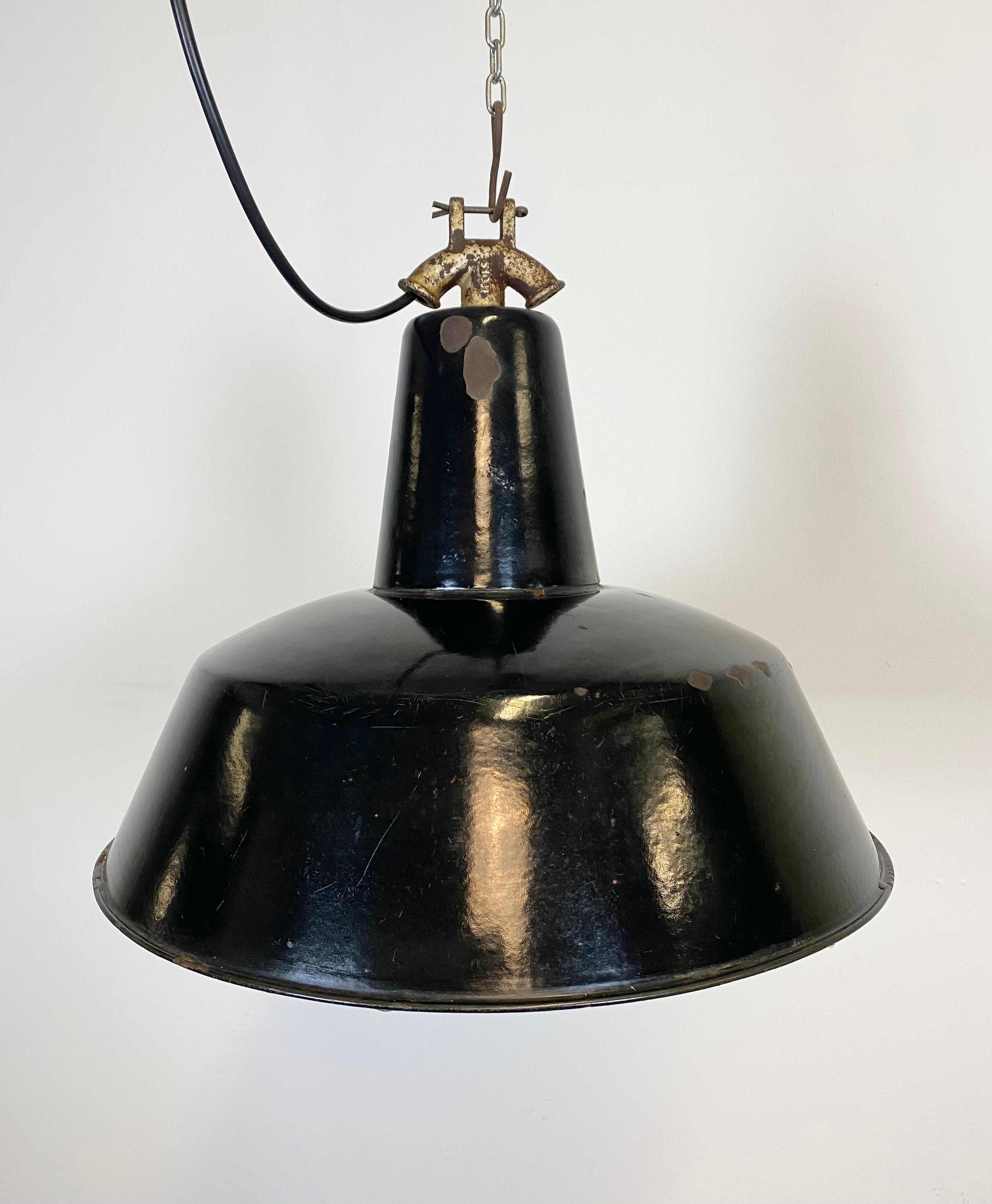 Black enamel industrial factory pendant lamp, 1930s