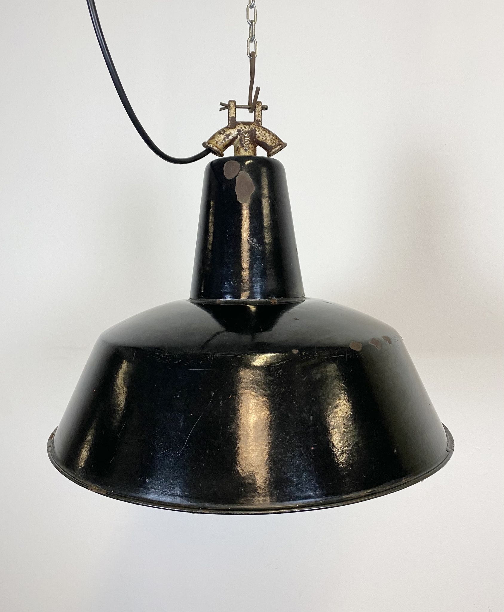 Black enamel industrial factory pendant lamp, 1930s