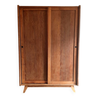 Armoire parisienne à portes coulissantes