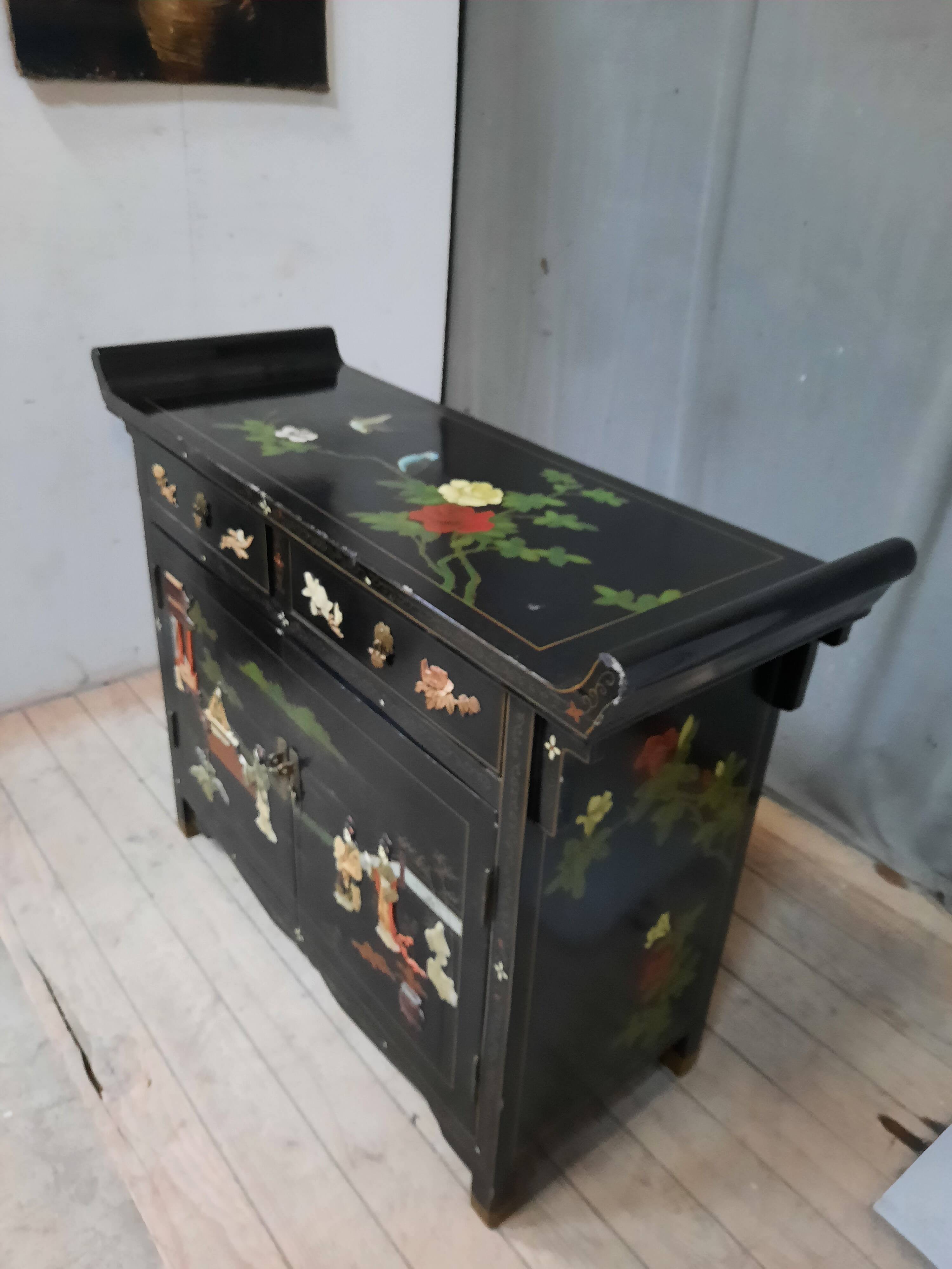 Chinese storage unit