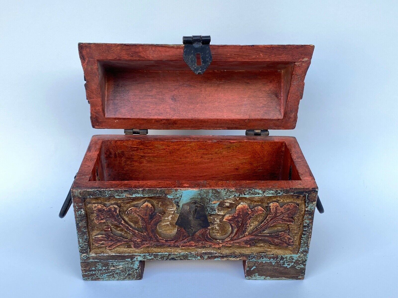 Neoghotic box carved wood inspiration renaissance xx eme polychrome