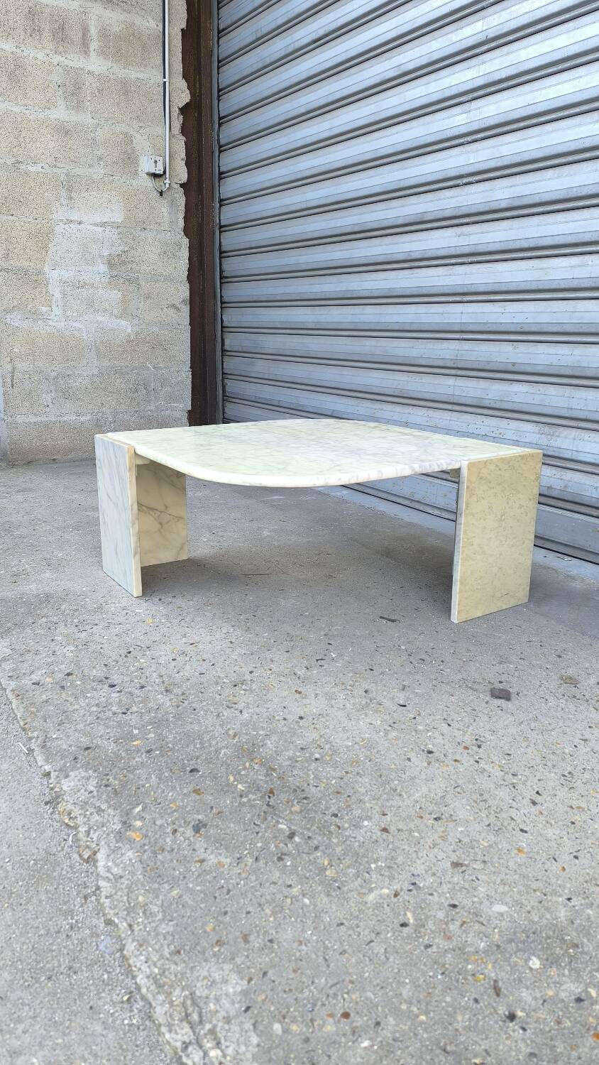 Italian eye coffee table in onyx marble, 1970
