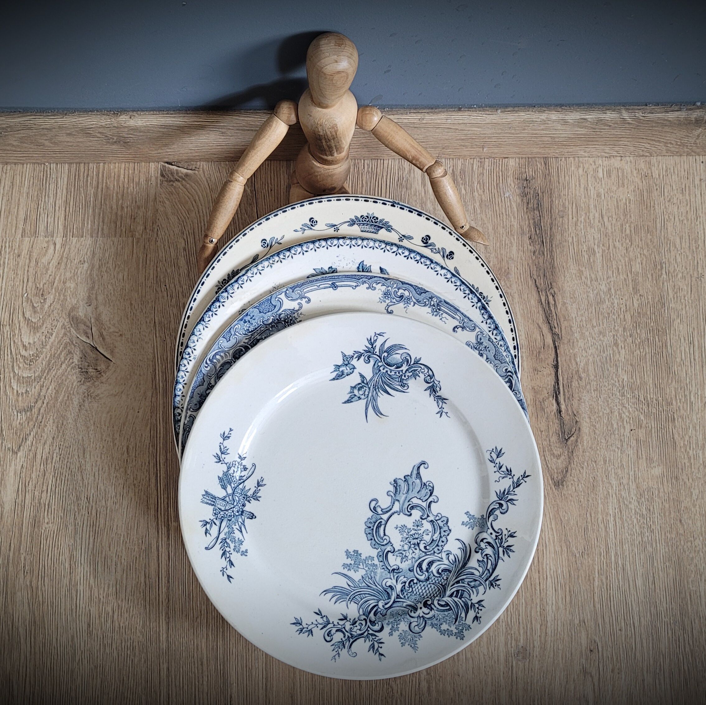 Set 4 blue mismatched plates