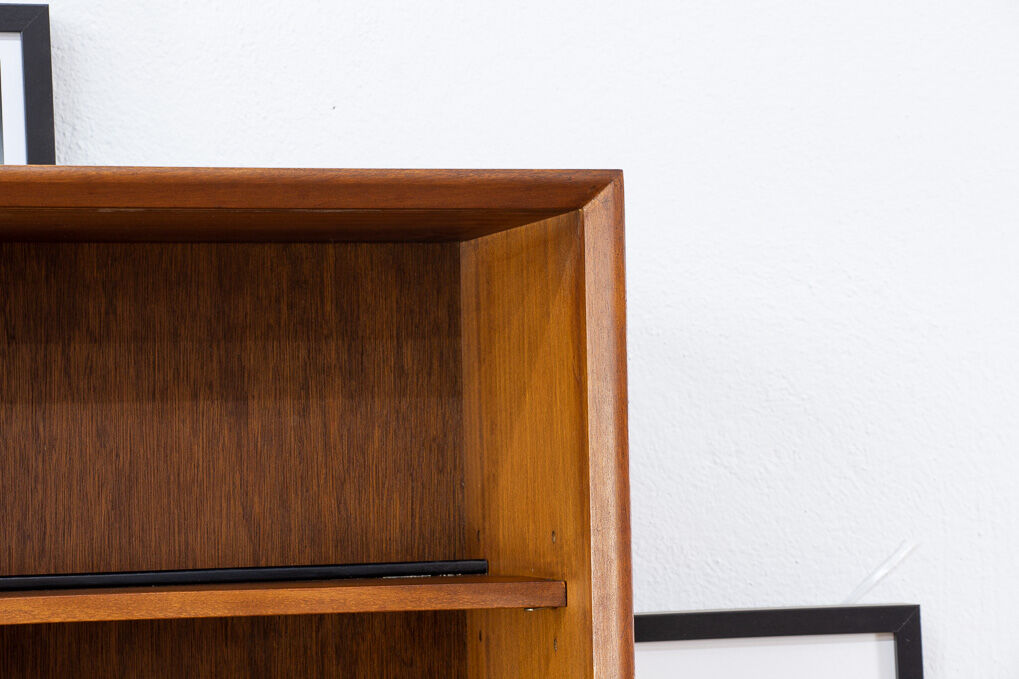 Scandinavian bookcase – 91 cm