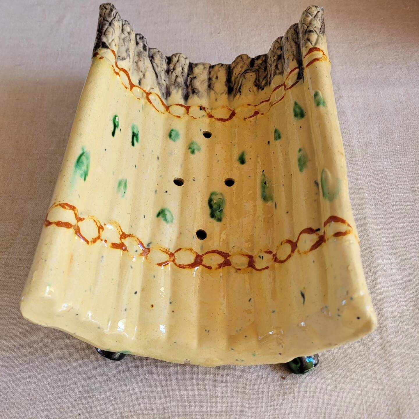 Asparagus dish in slipware