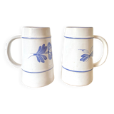 Chopes à bière fleuries en faïence