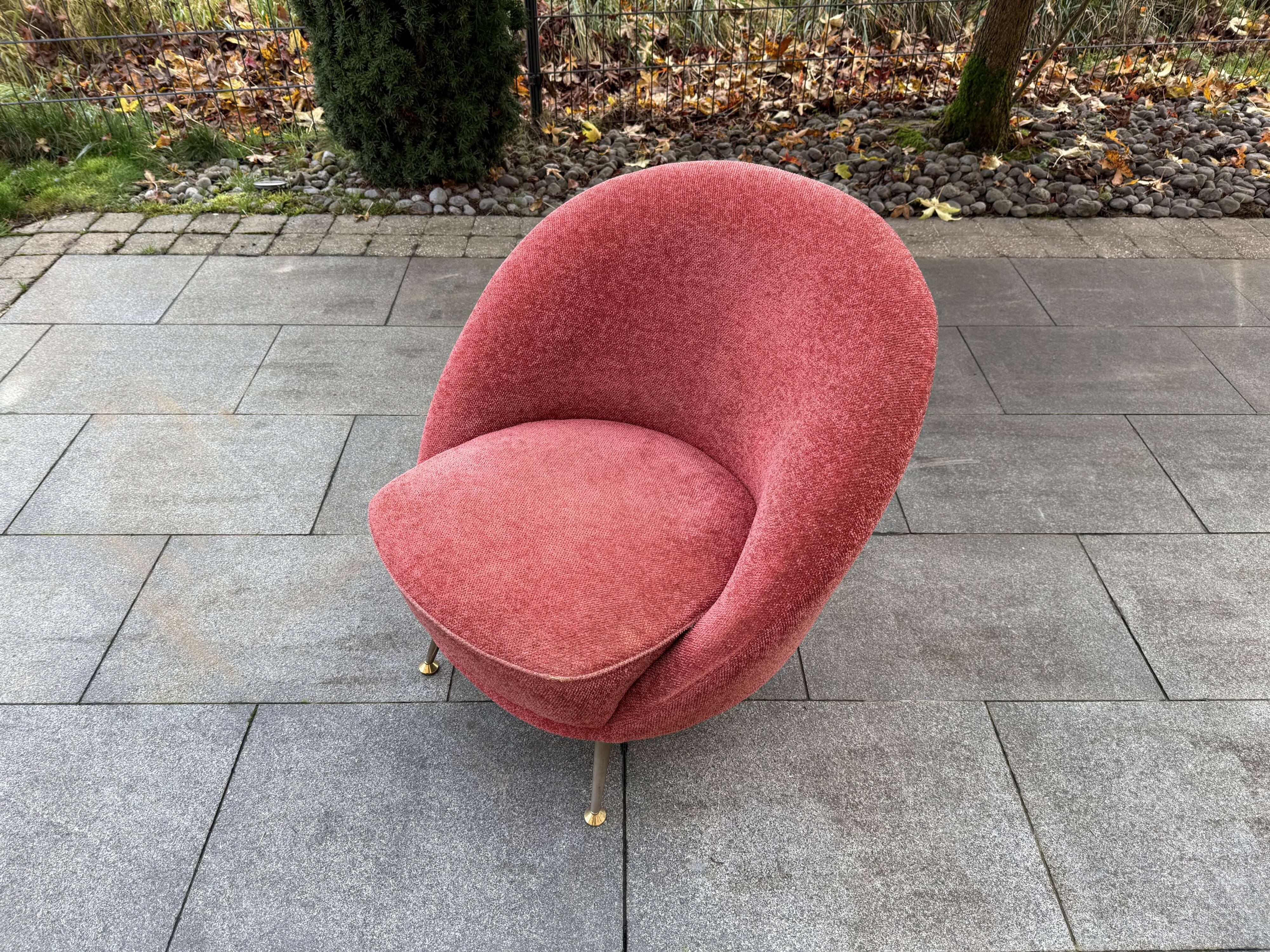 Organic armchair from the 1950s