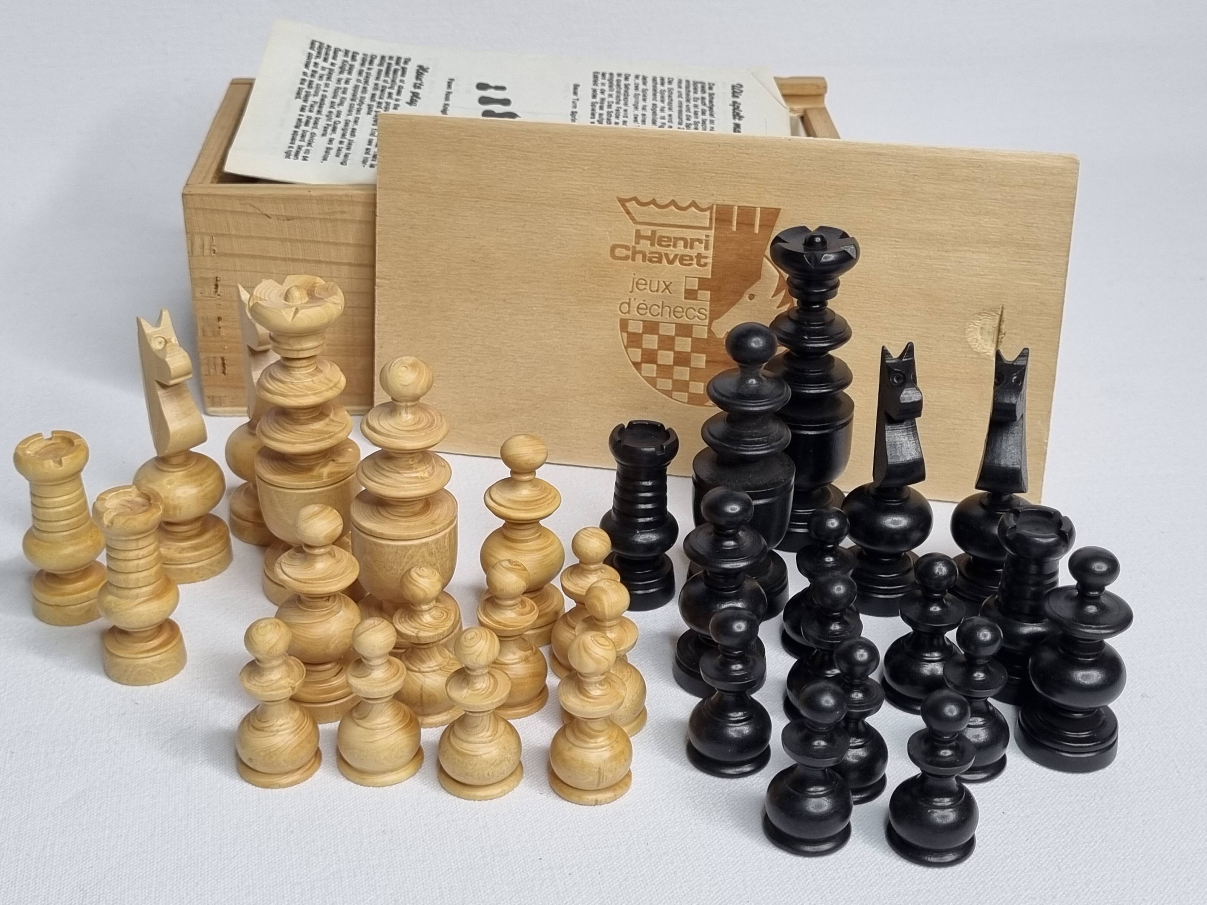 Jeu d'échecs en bois Henri Chavet modèle Régence