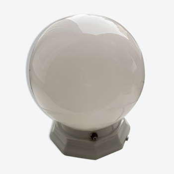 Lampe ancienne à poser céramique et globe opaque cordon argent pailleté