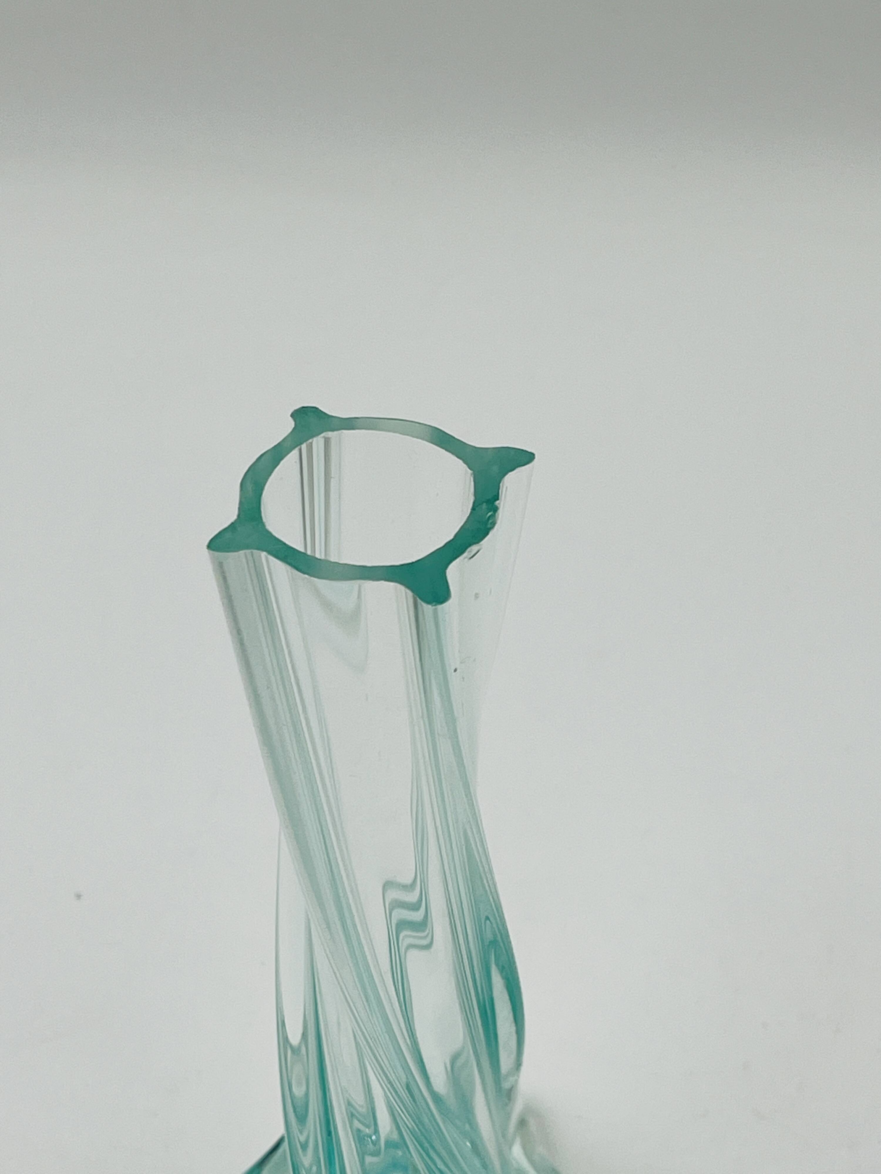 Twisted green glass vintage soliflore in Murano style