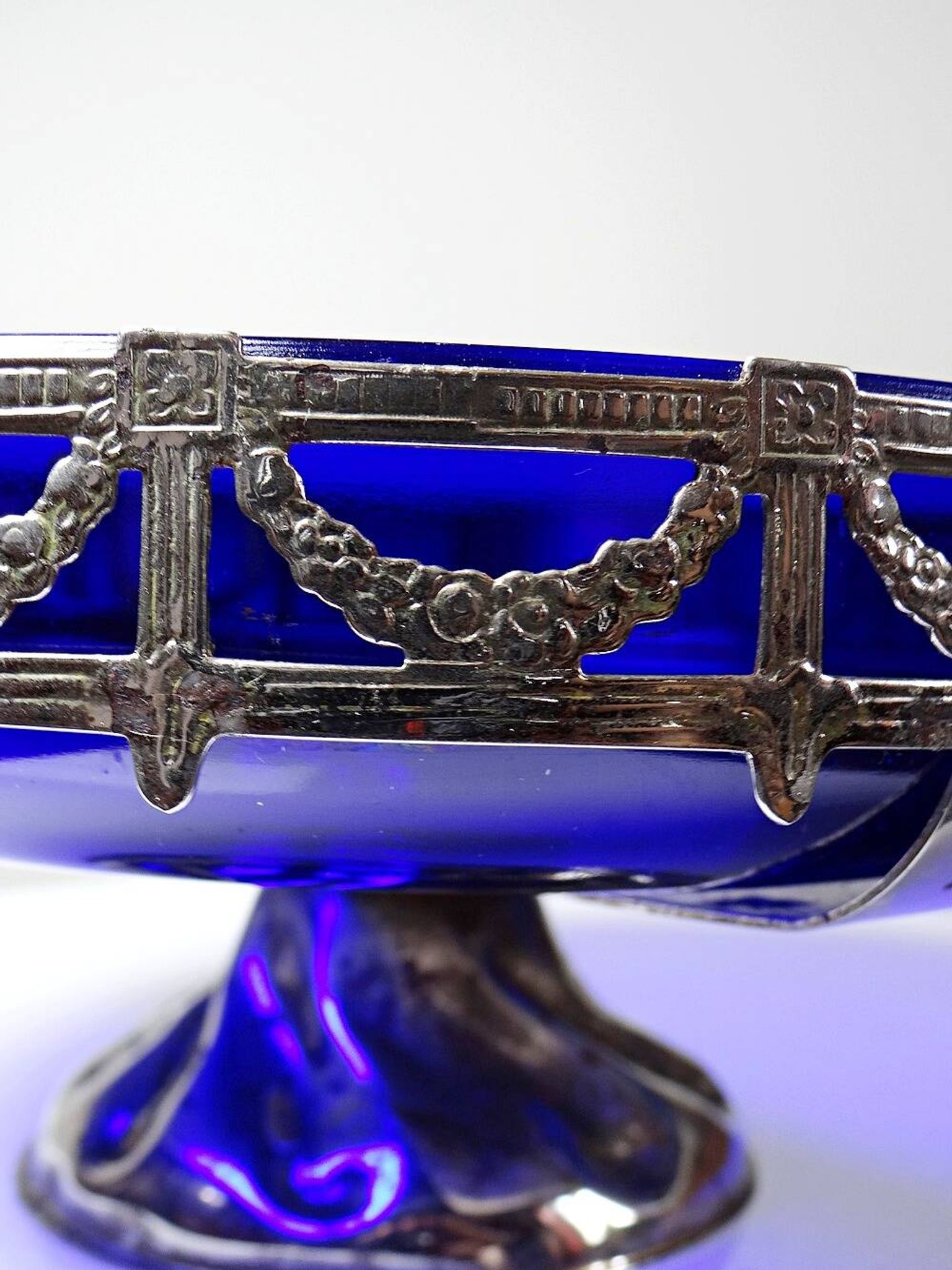 Antique cobalt glass and silver-plated metal bowl, Louis XVI style, circa 1900-1920.
