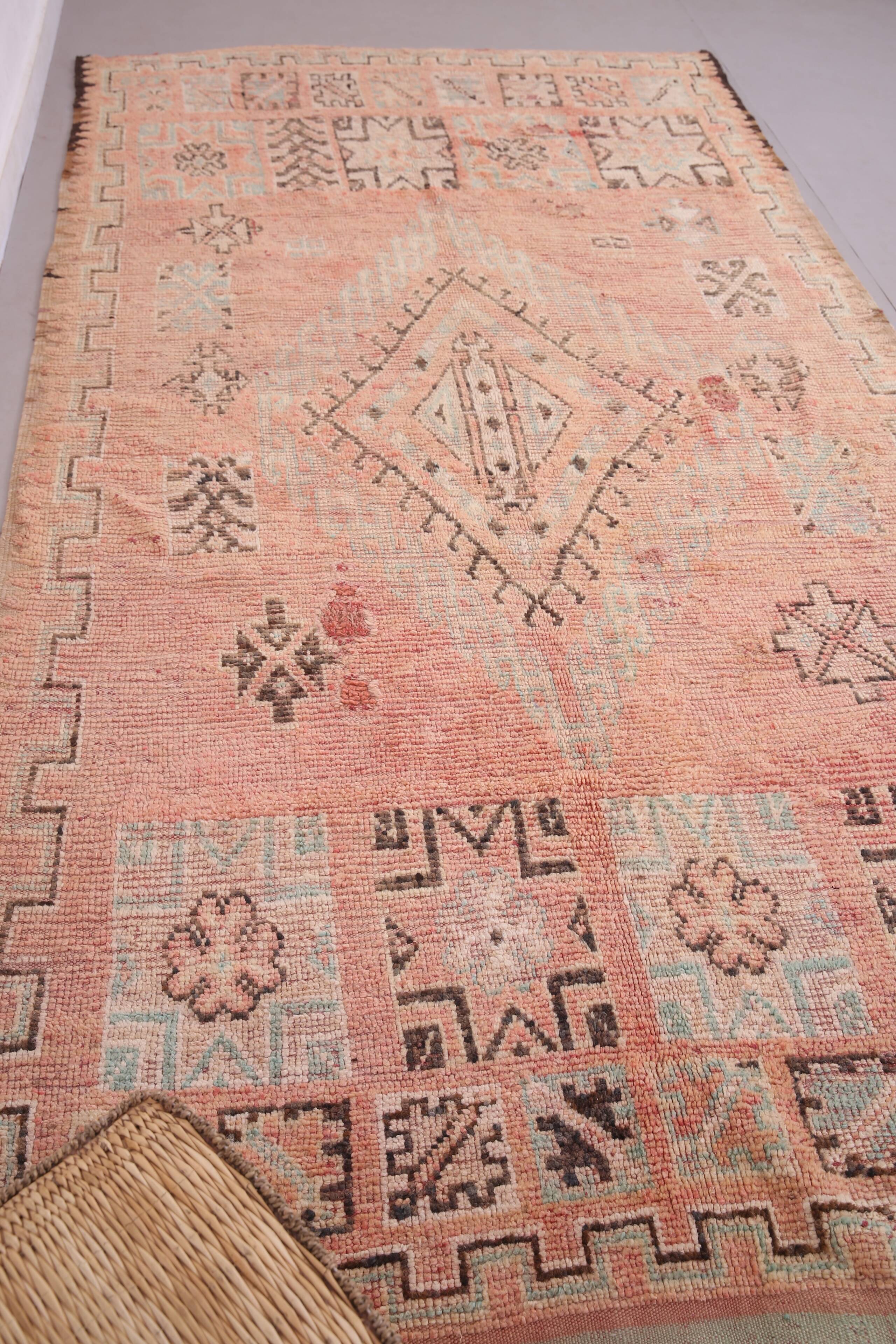 Pink Vintage Moroccan Rug 180 x 344 cm - Berber Wool Rug - Handmade Rug