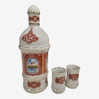 Ensemble bouteille et 2 gobelets origine russe