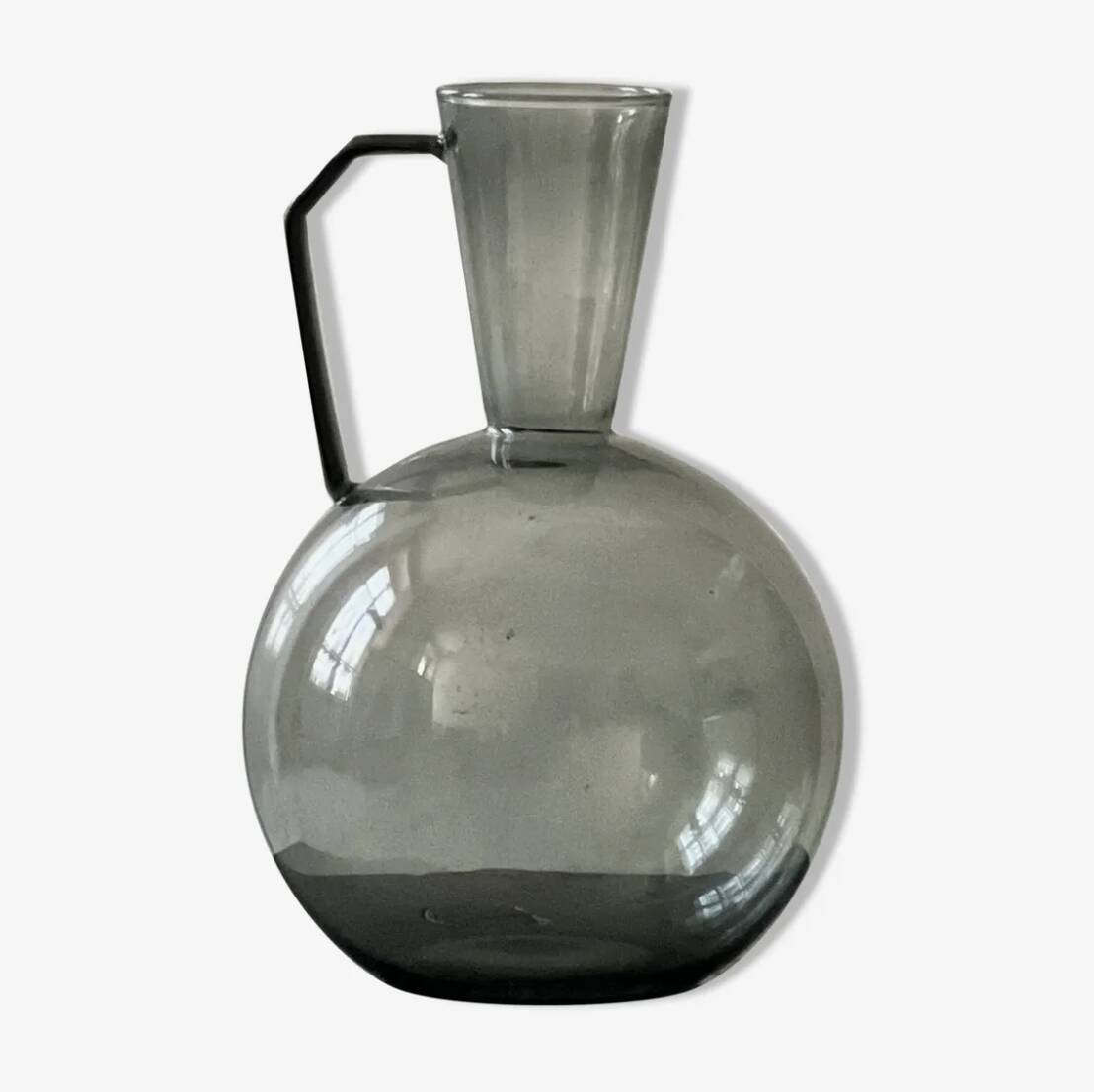 Modernist carafe / vase in blown tinted glass, circa 1970 / 80.