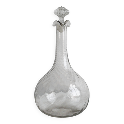 Carafe en verre soufflé torsadé avec bouchon