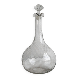 Carafe en verre soufflé torsadé avec bouchon