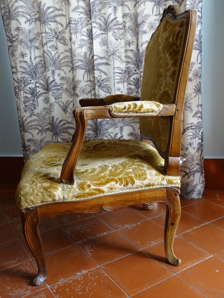 Counterpart of Louis XV period armchairs called "A la Reine"
