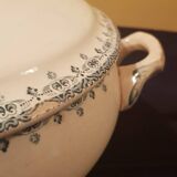 Old Hyppolyte Boulanger Creil and Montereau tureen in iron earth.