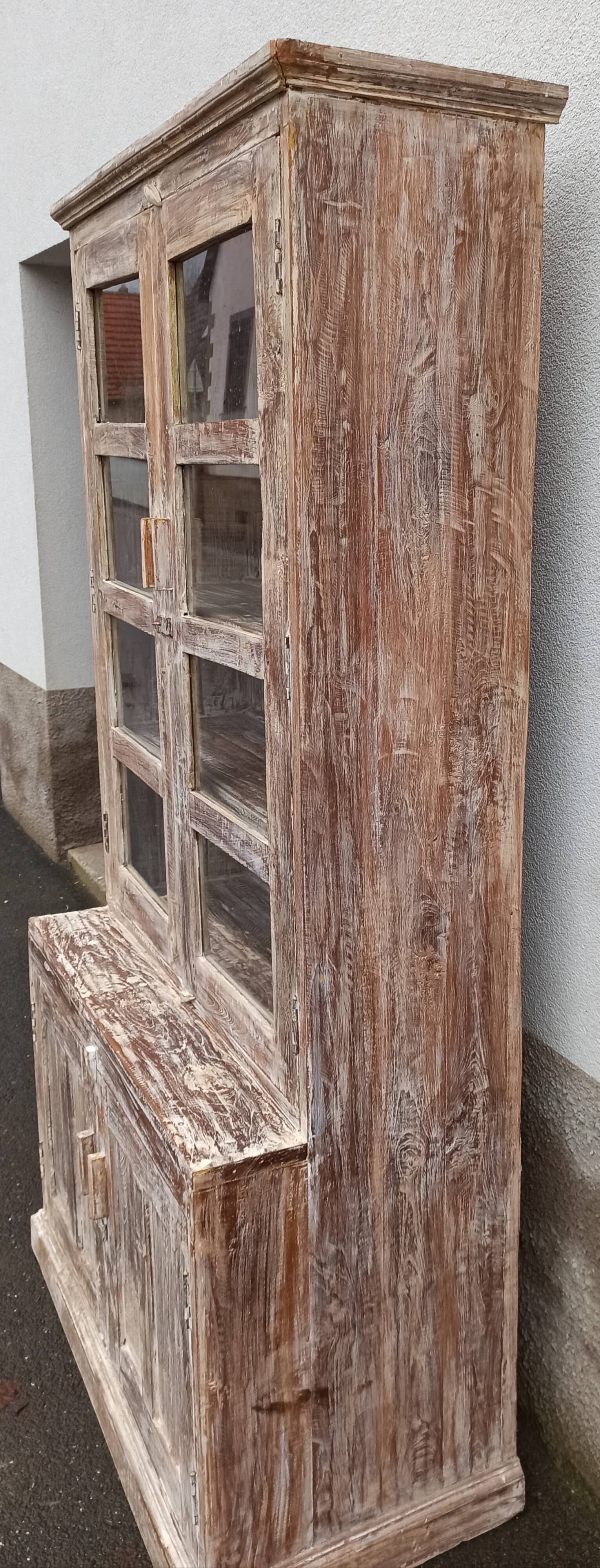 Vaisselier en bois ancien