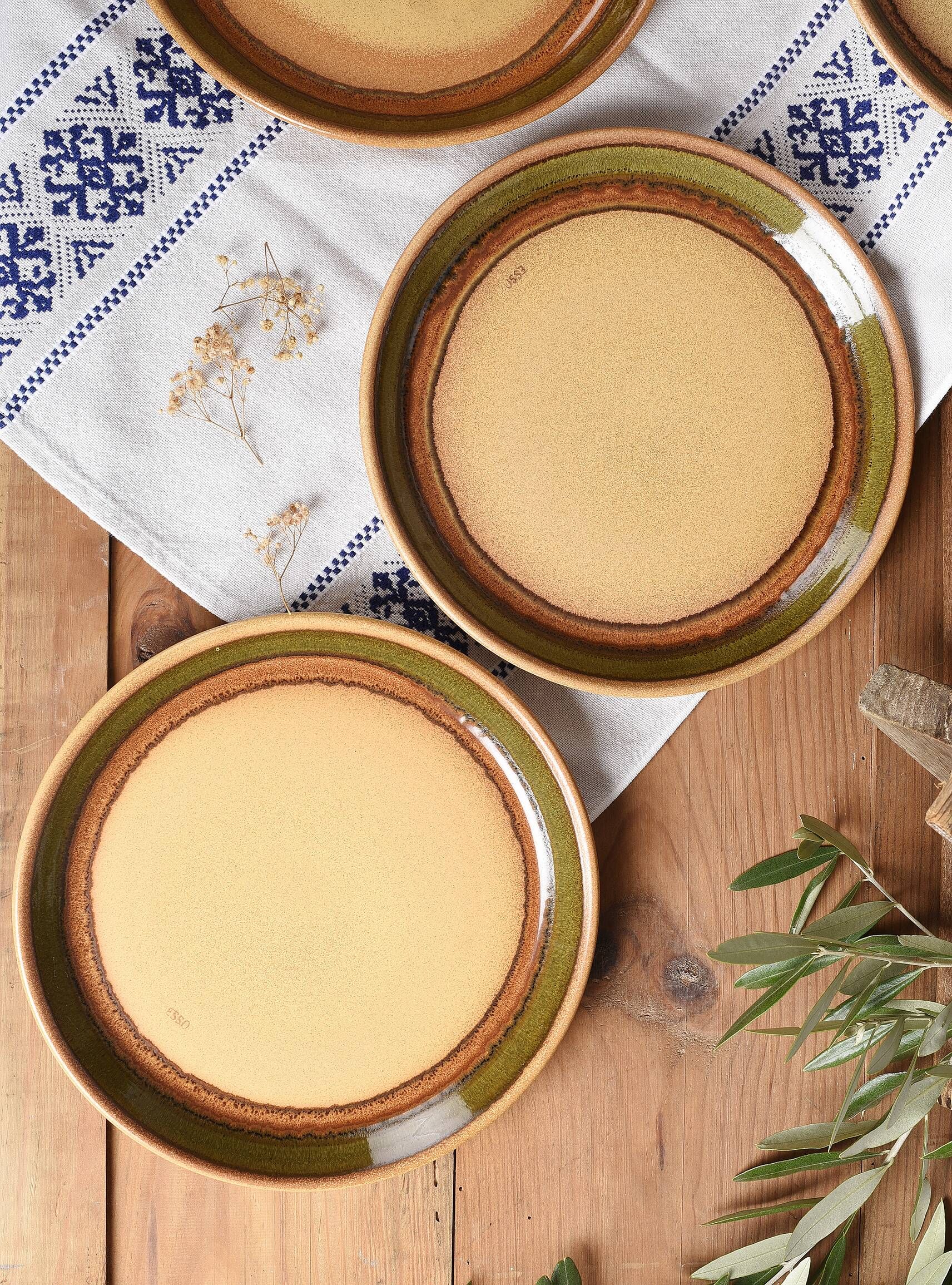 Vintage dinner plates from the 70s, in glazed stoneware, stamped Esso, Set of 6.