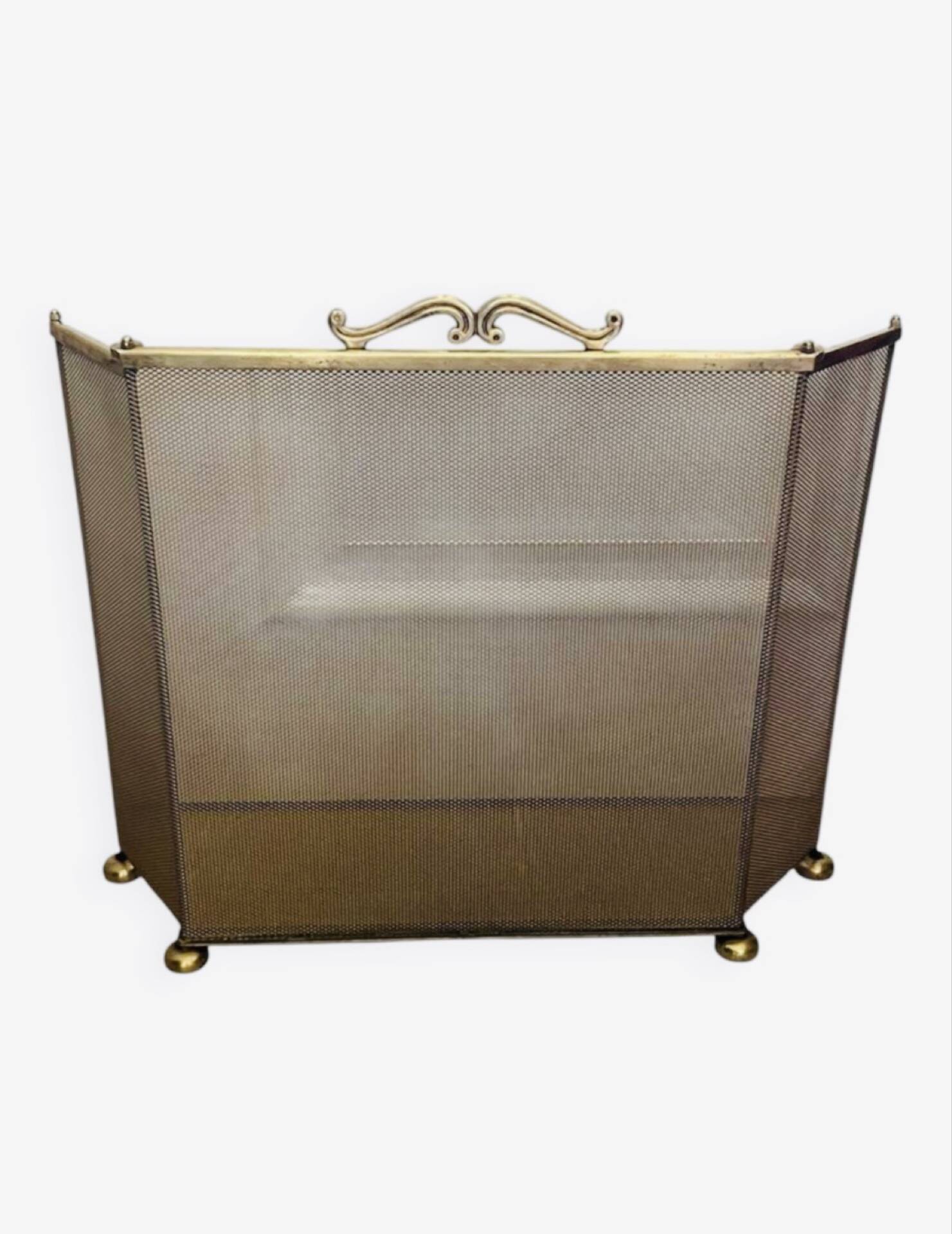 Vintage English fire screen in brass and gilded metal.