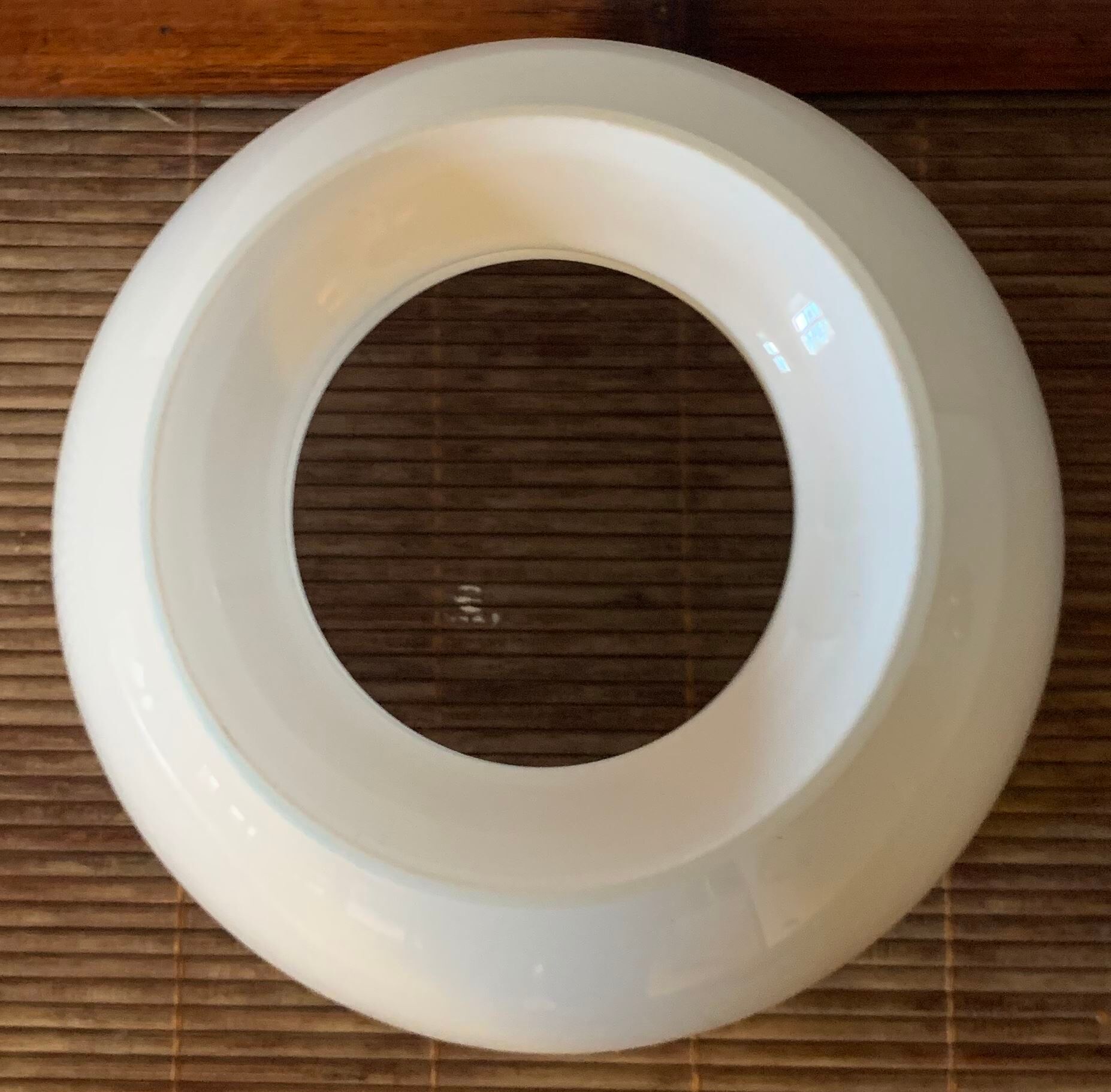 Abat-jour dôme en verre opalin blanc