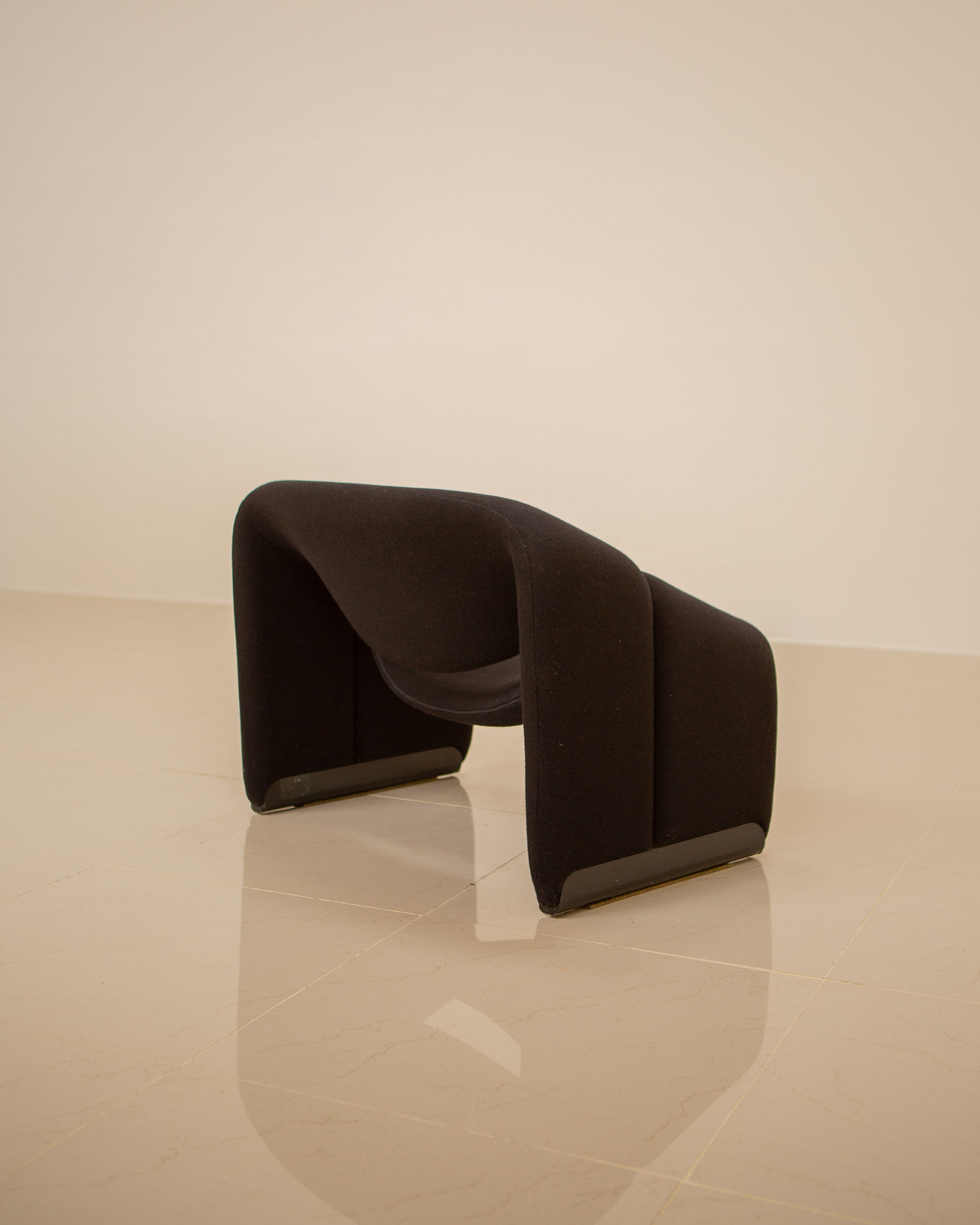 Groovy F598 armchair black by Pierre Paulin for Artifort 70's