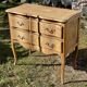 Commode sauteuse à 2 tiroirs de style louis XV