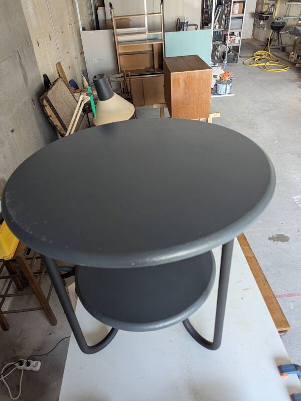 Table ronde Bauhaus double plateaux grise