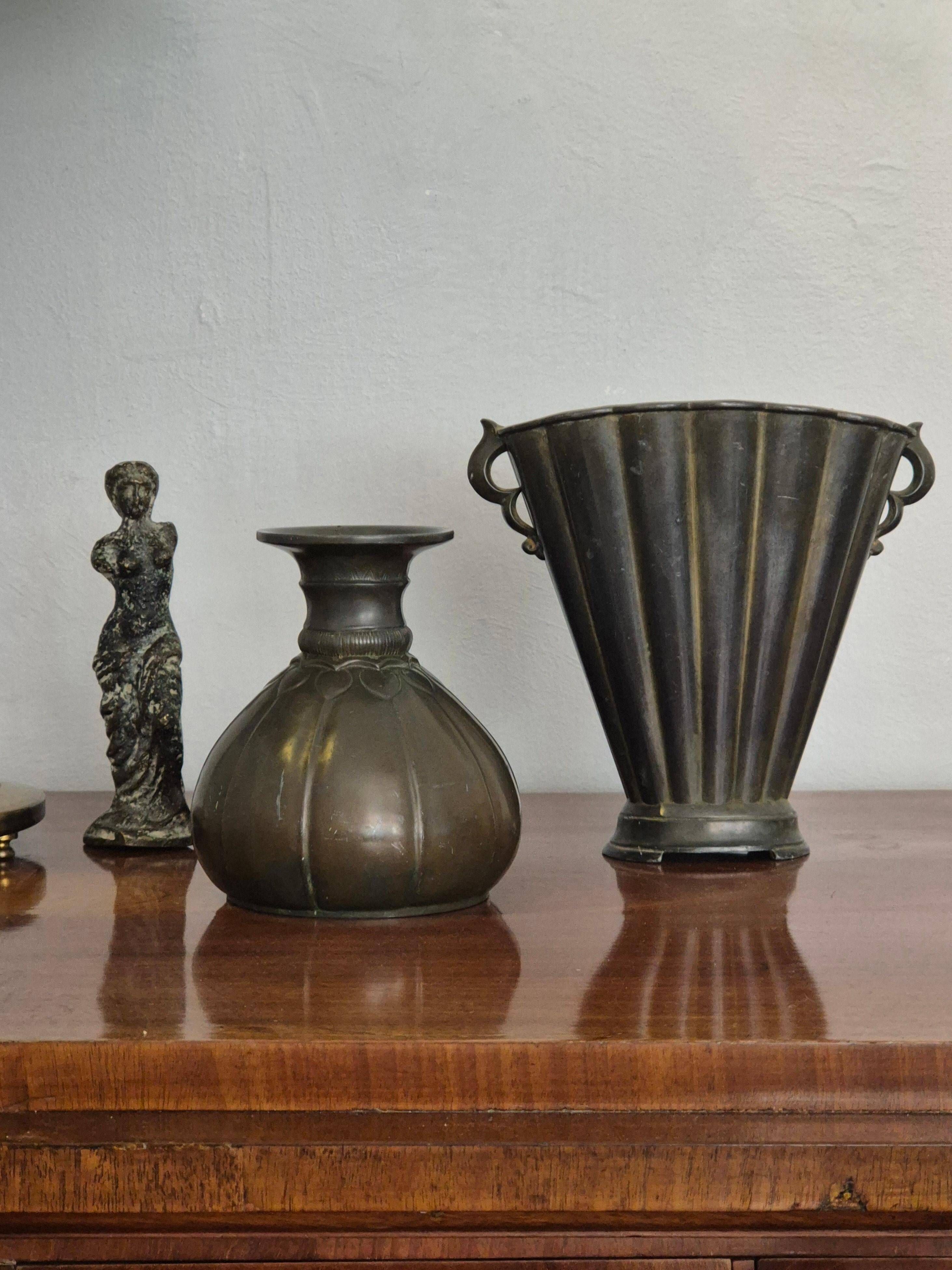 Rare Danish Grace/Art Deco vase model D88 by Just Andersen.