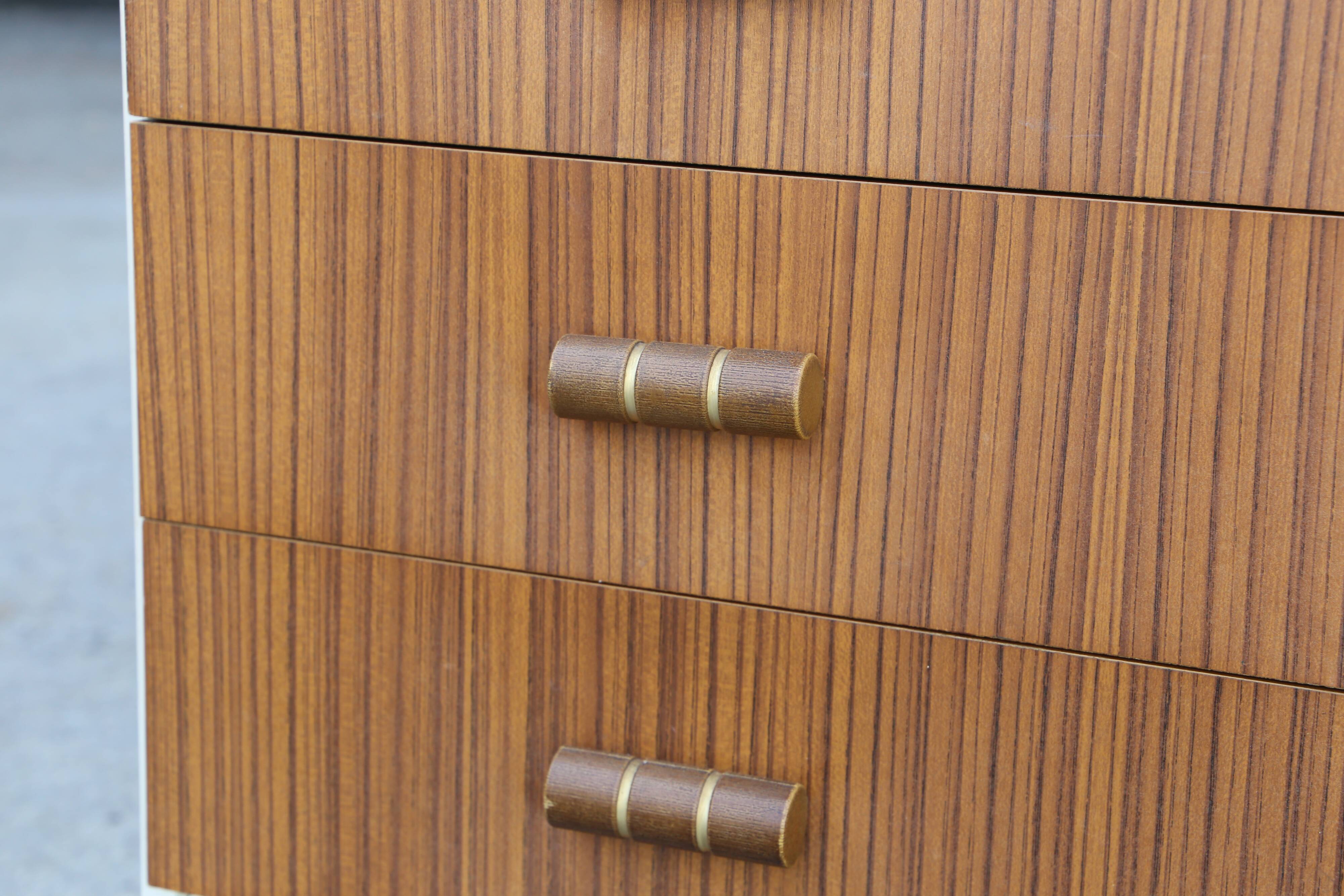 Vintage chest of drawers in metal and fomica