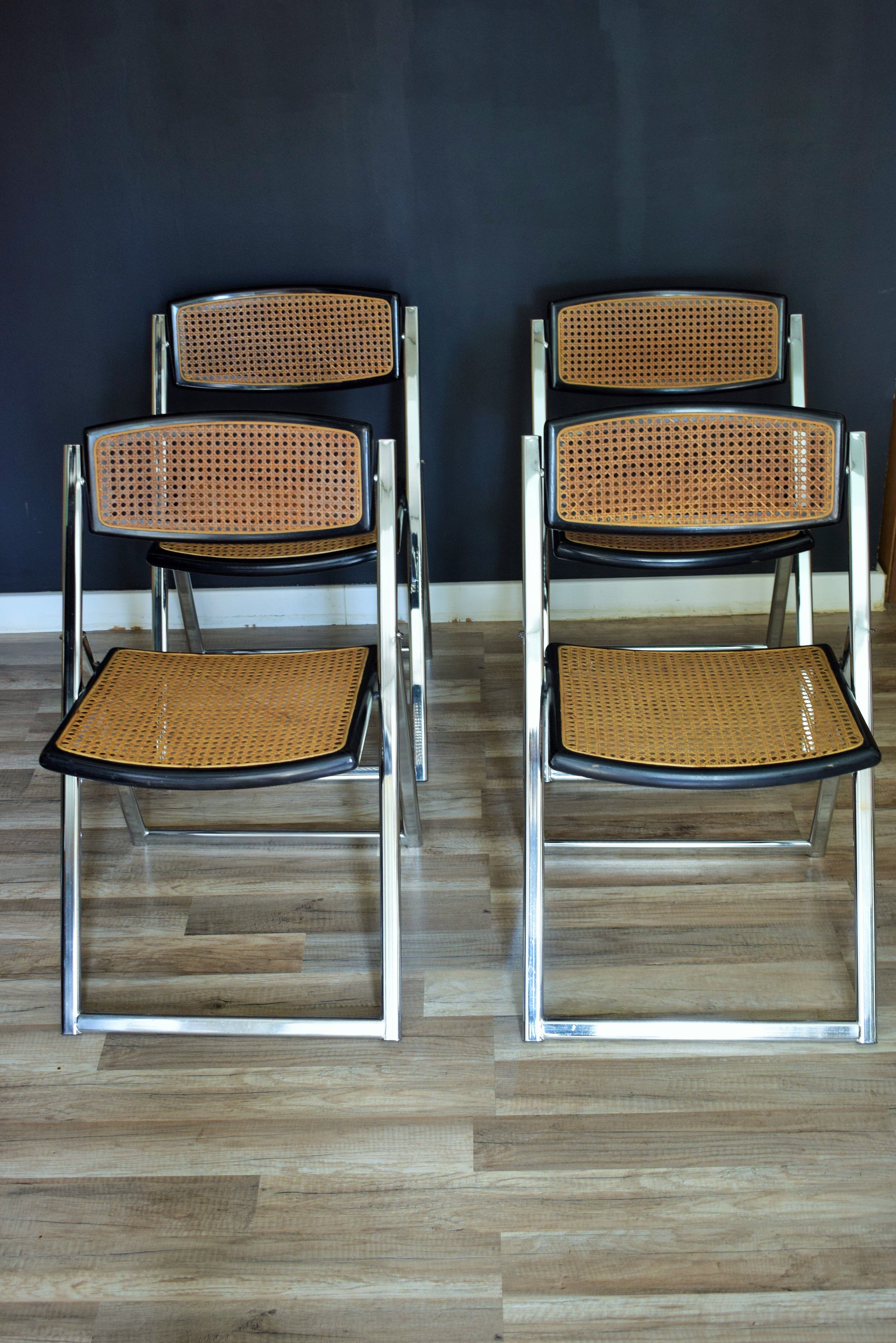 Vintage folding can chairs