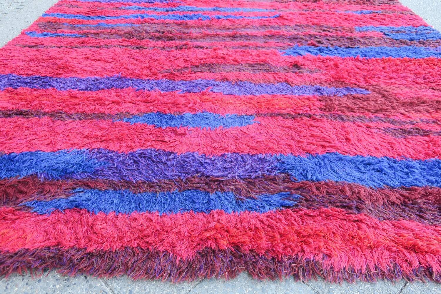 Tapis à poils longs noué à la main du milieu du siècle par Walter Mack, étiqueté - années 1960