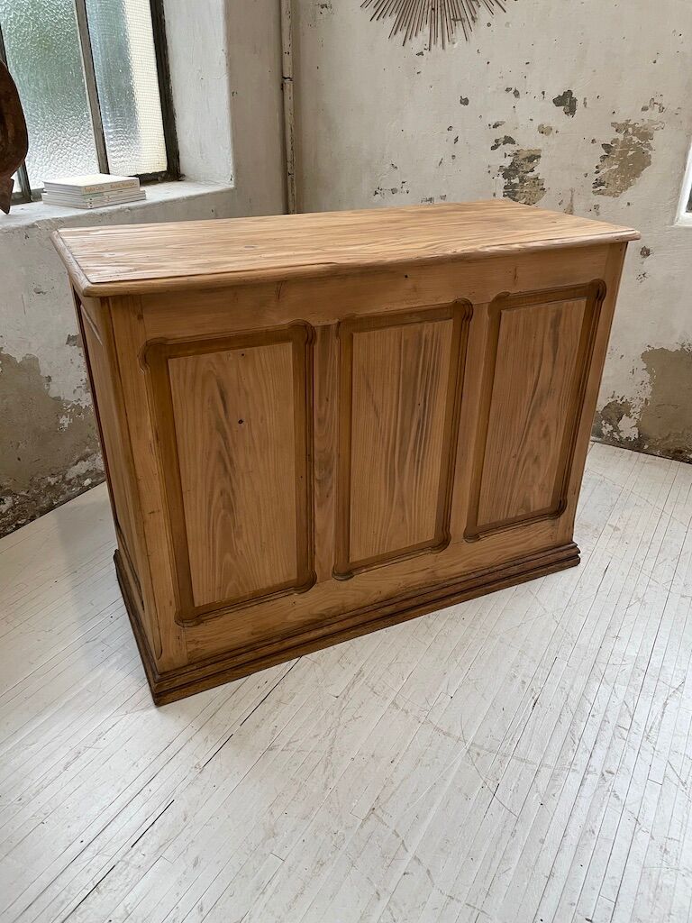 Pine shopping counter