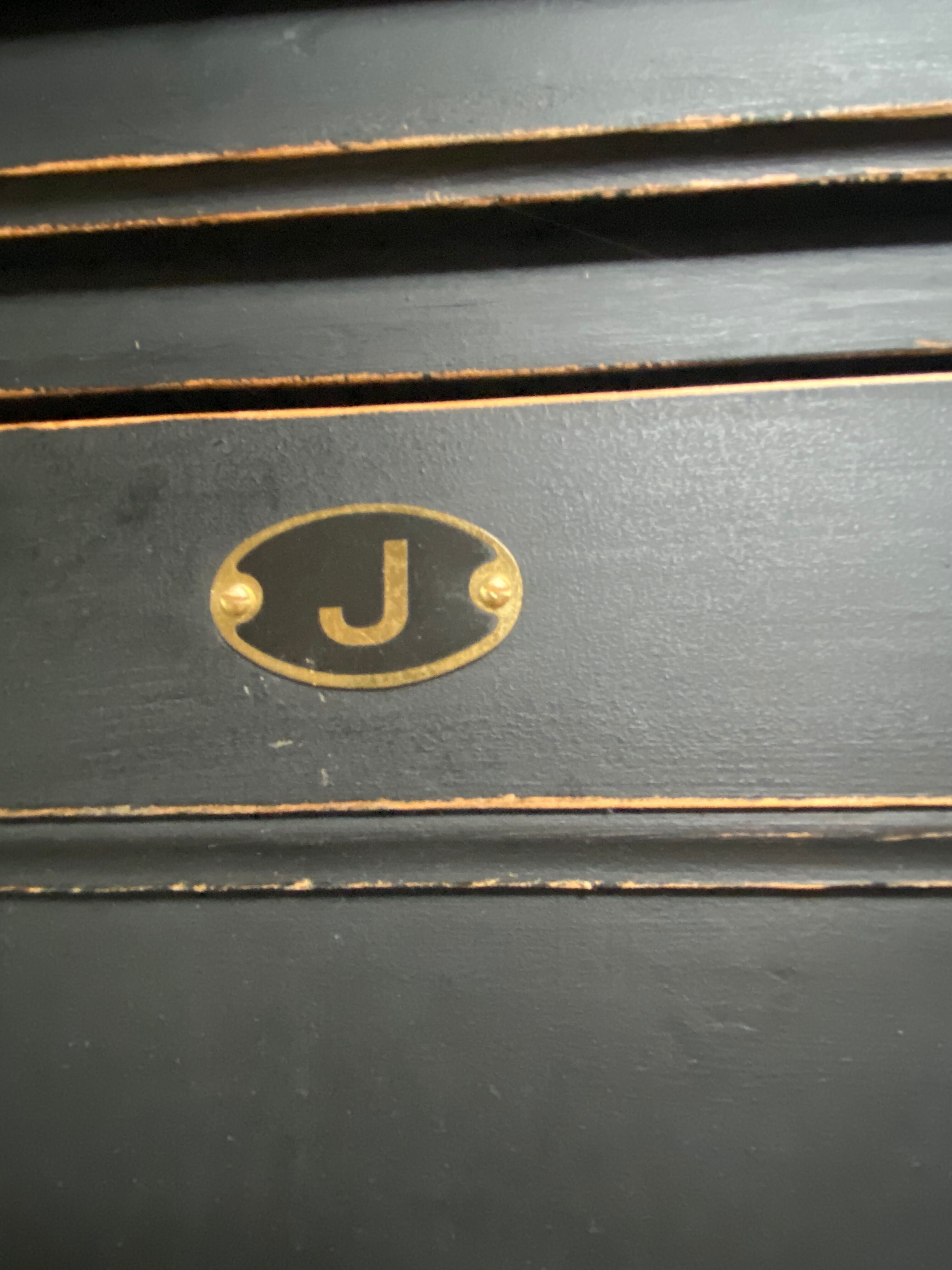 Bonnetière armoire parisienne noire