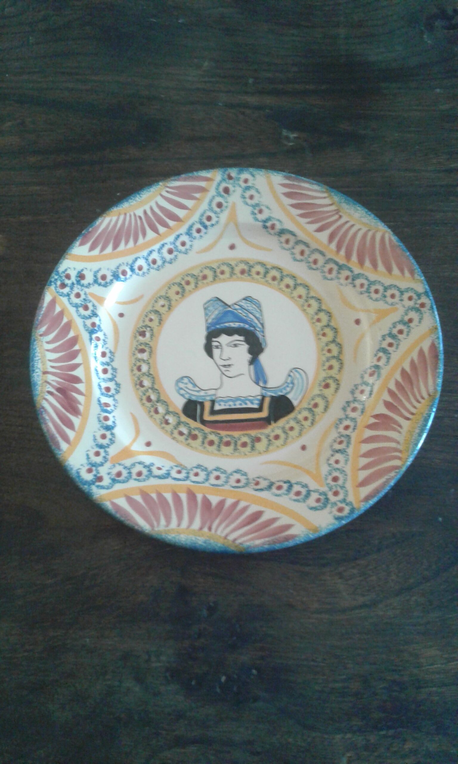 Two henriot Quimper plates