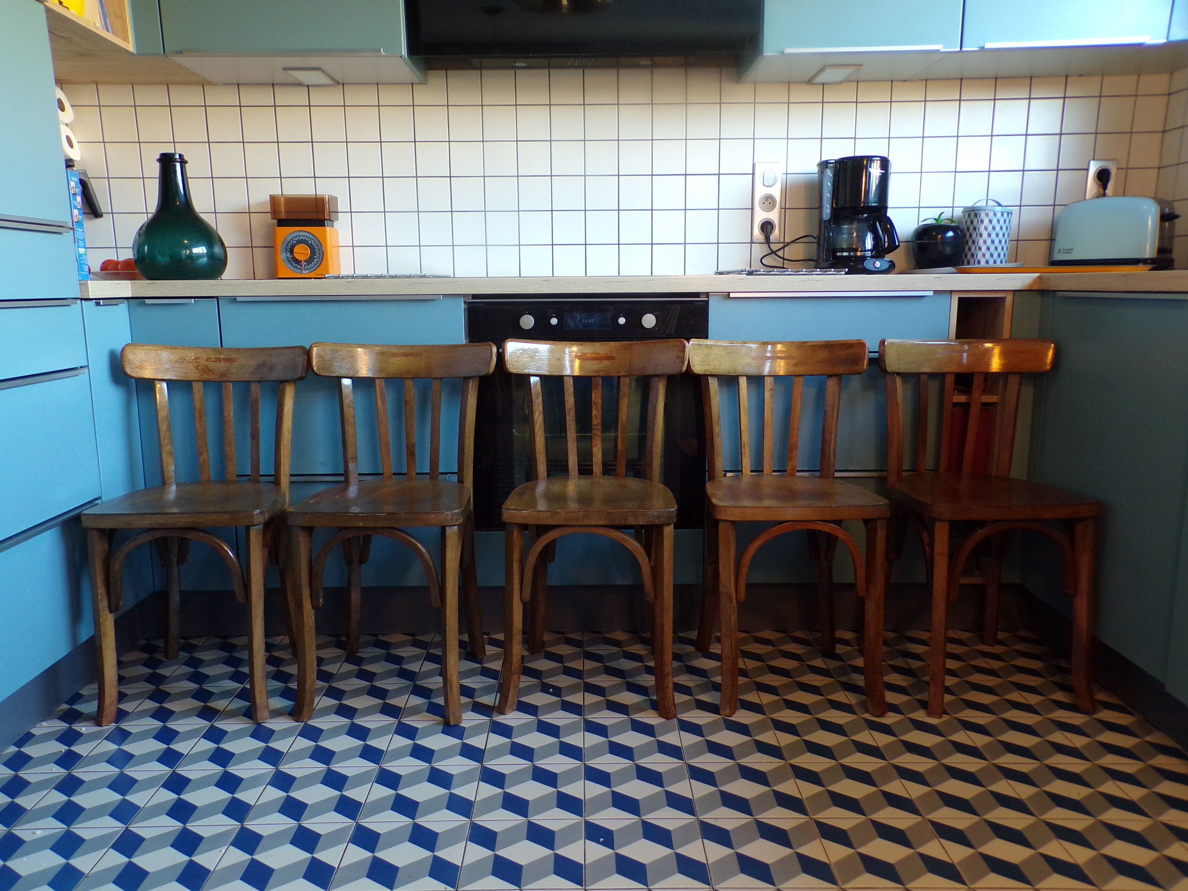 Suite 5 bistro chairs