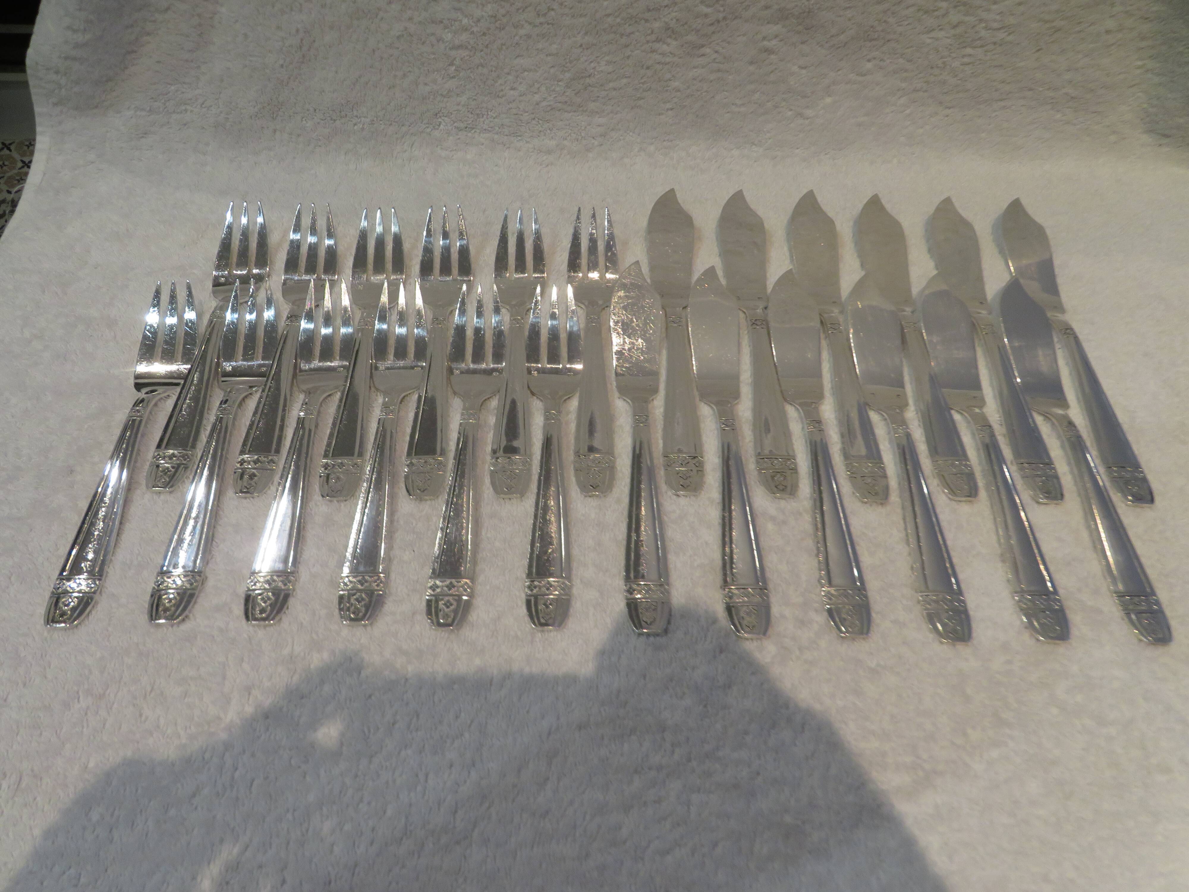12 fish cutlery sets 24p silver plated Noel Collet Grand Prix Monaco