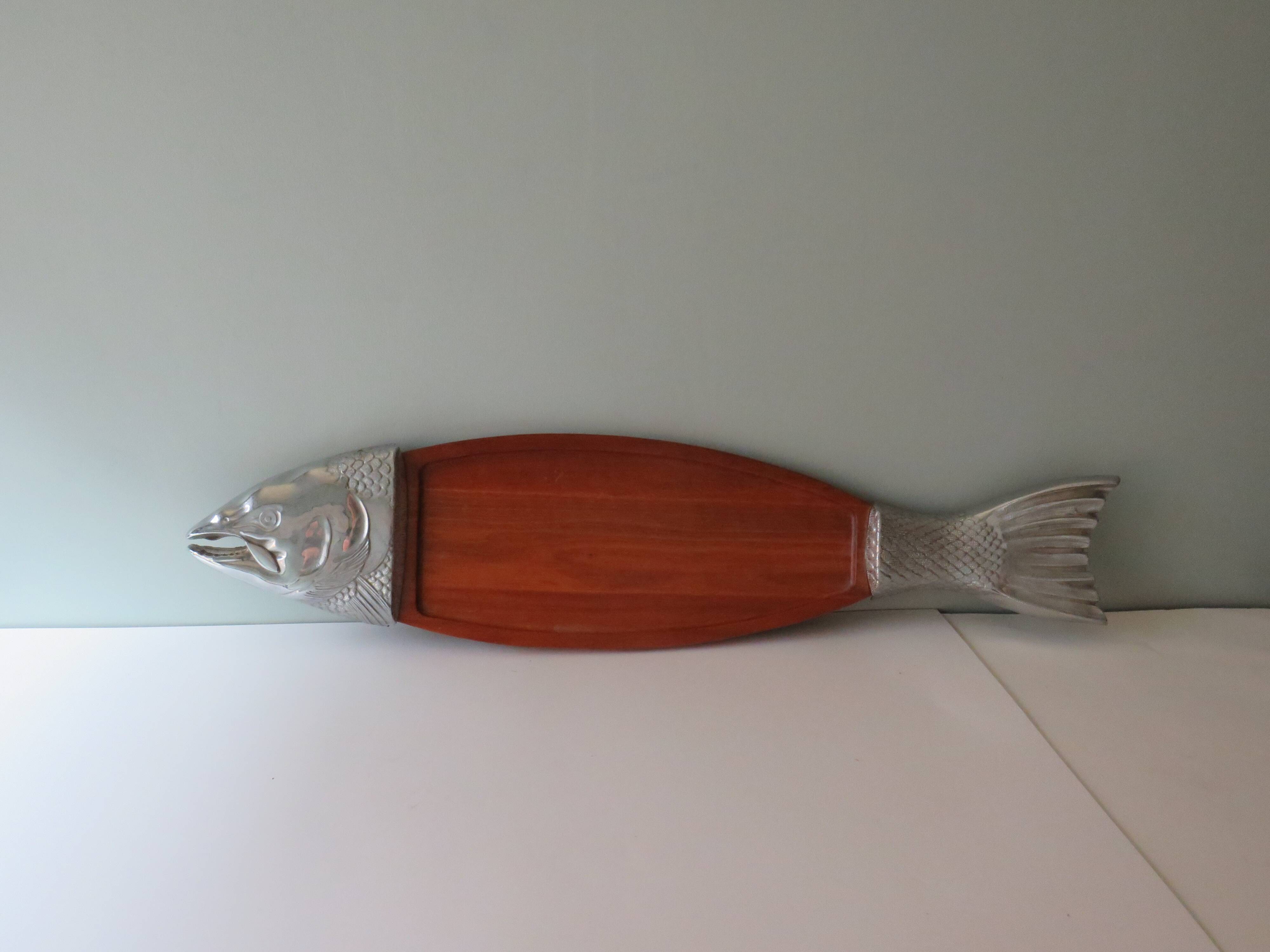 Serving dish, teak fish and silver metal
