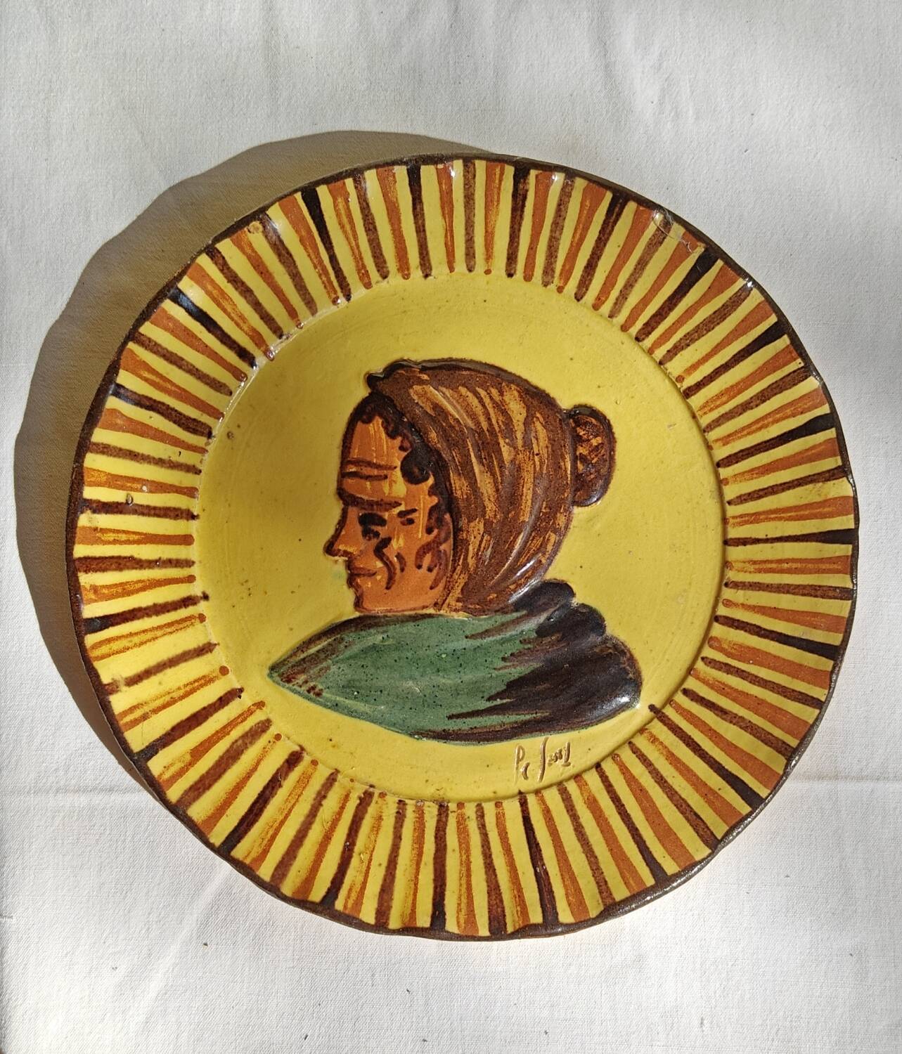 Decorative Provençal plates