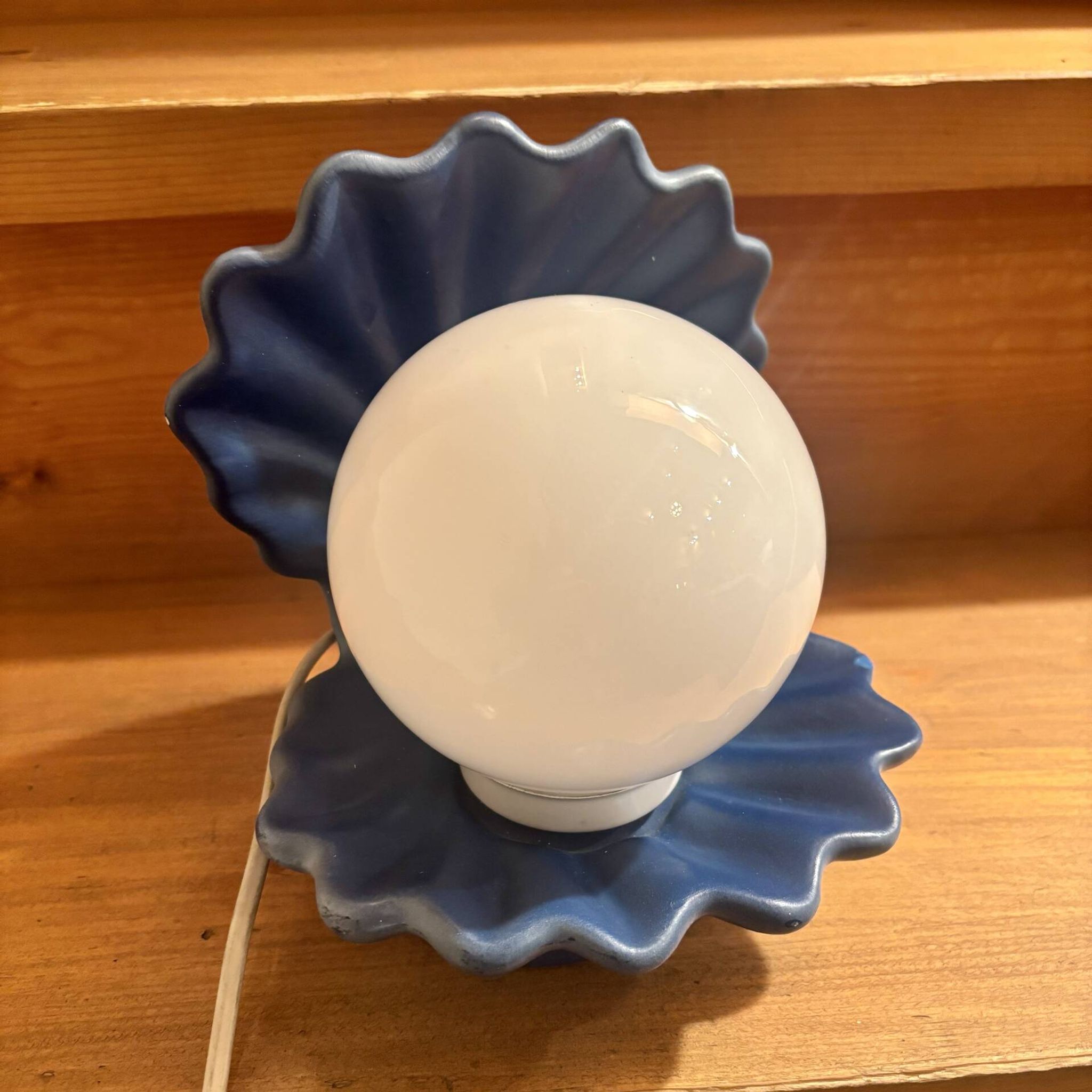 Vintage shell lamp