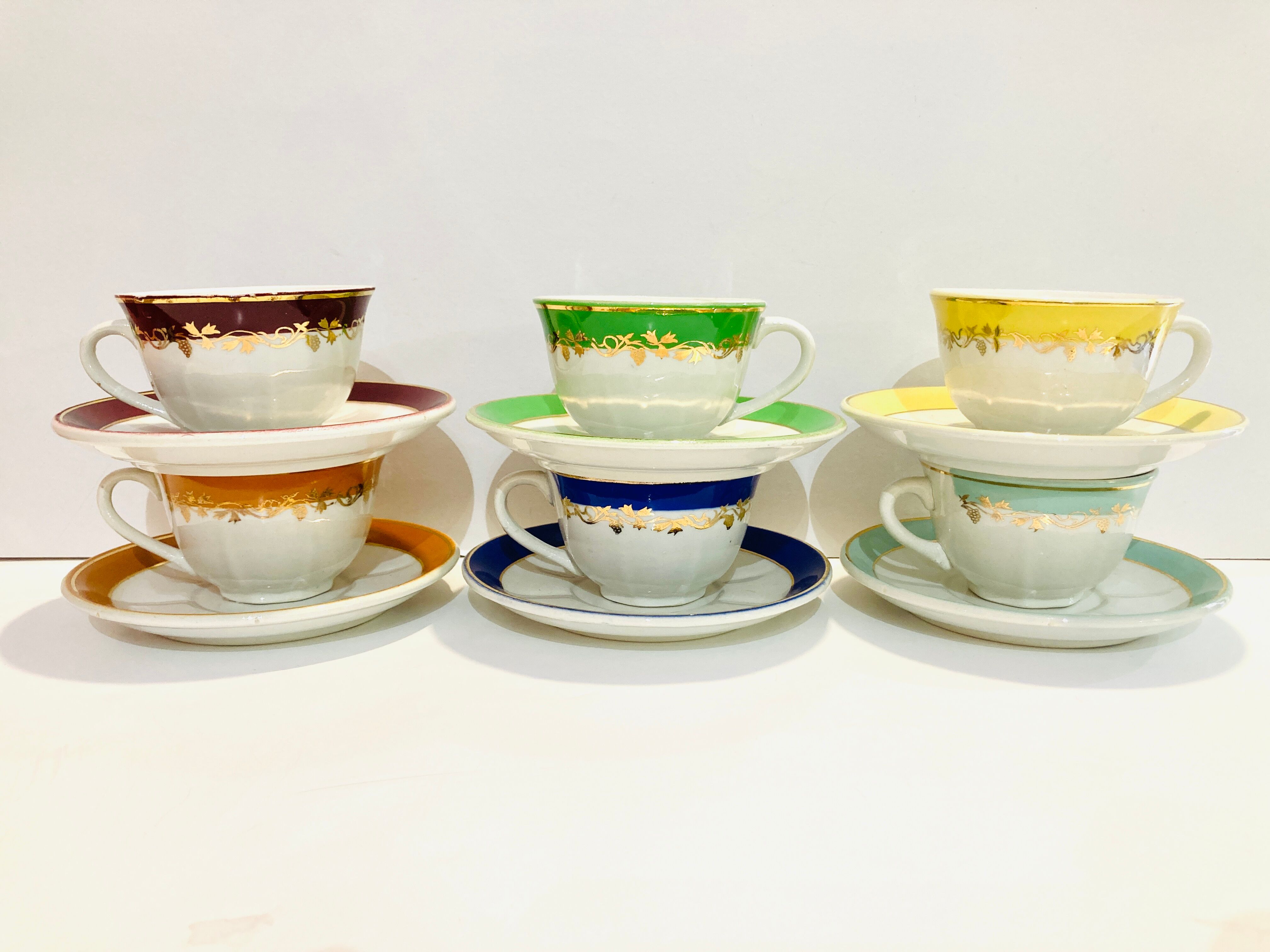 Set of 6 multicolor cups from the 50